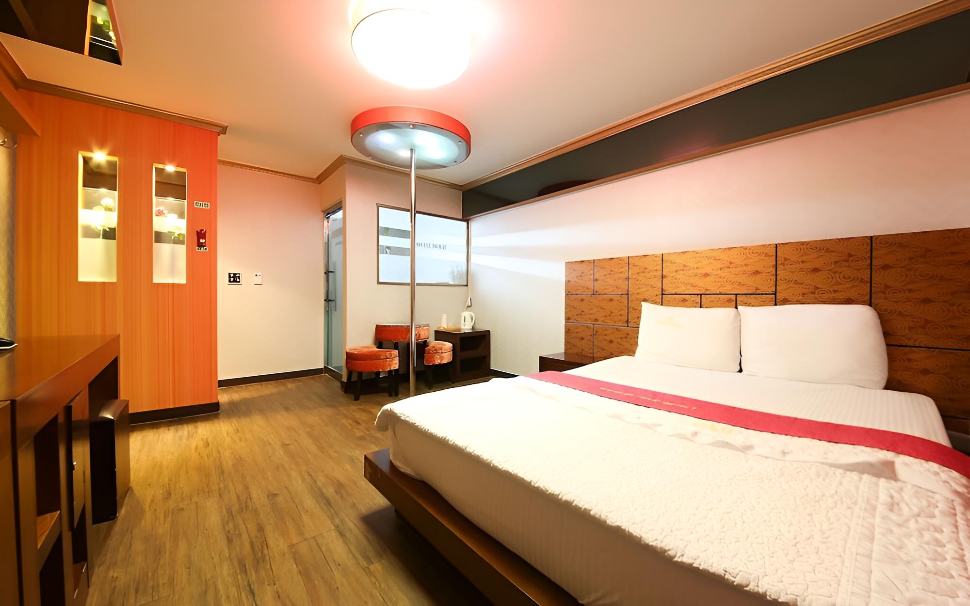 Room (Standard room (100% disinfection / go)