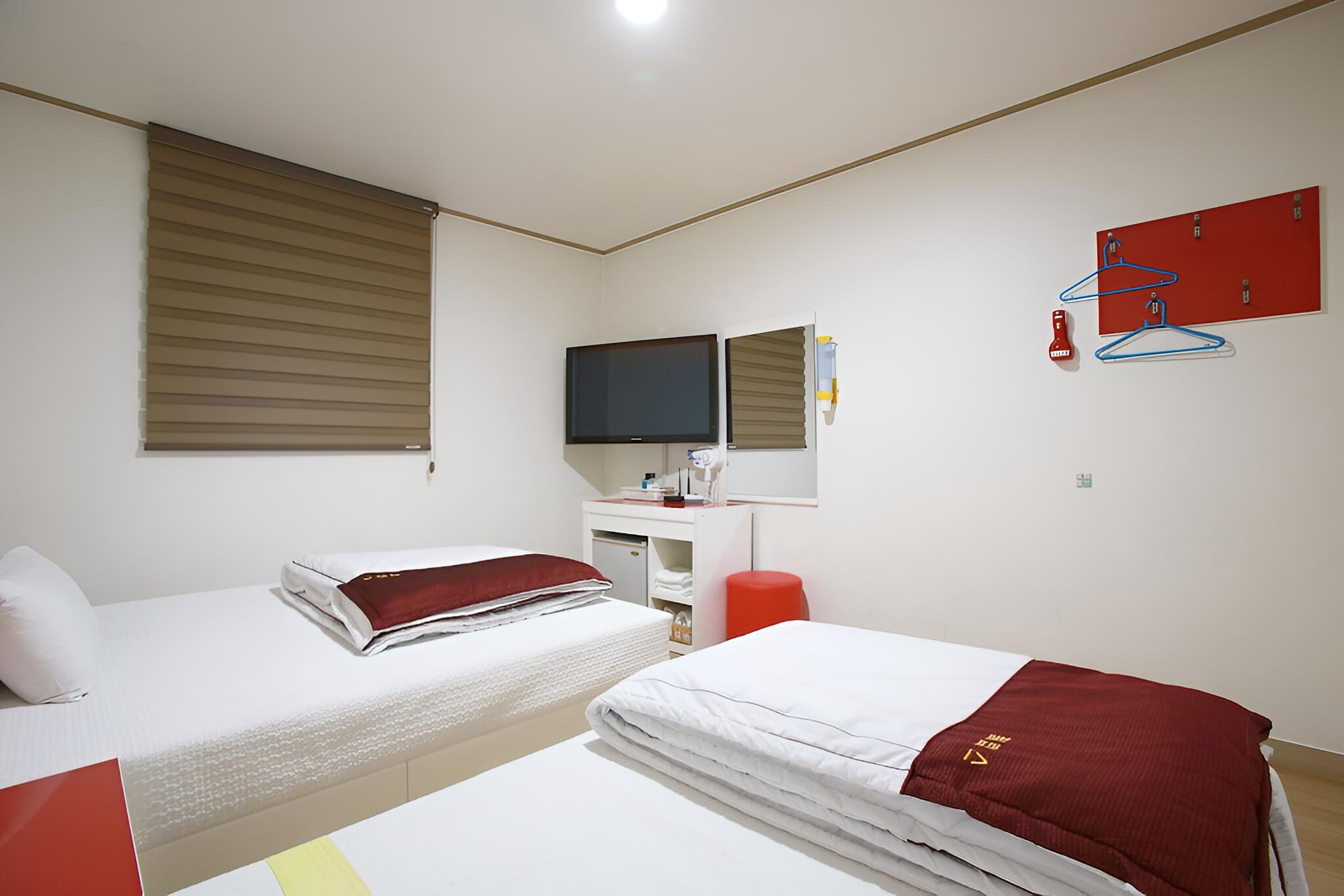Room (Double Room (A Building))
