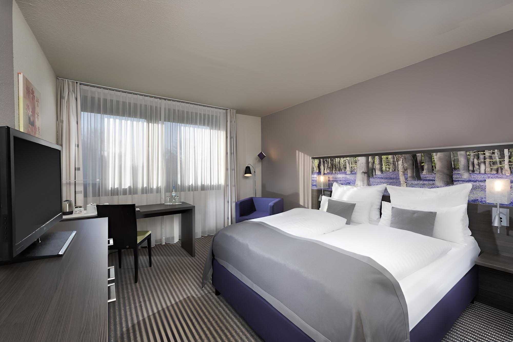 Privilege, Room, 1 Queen Bed