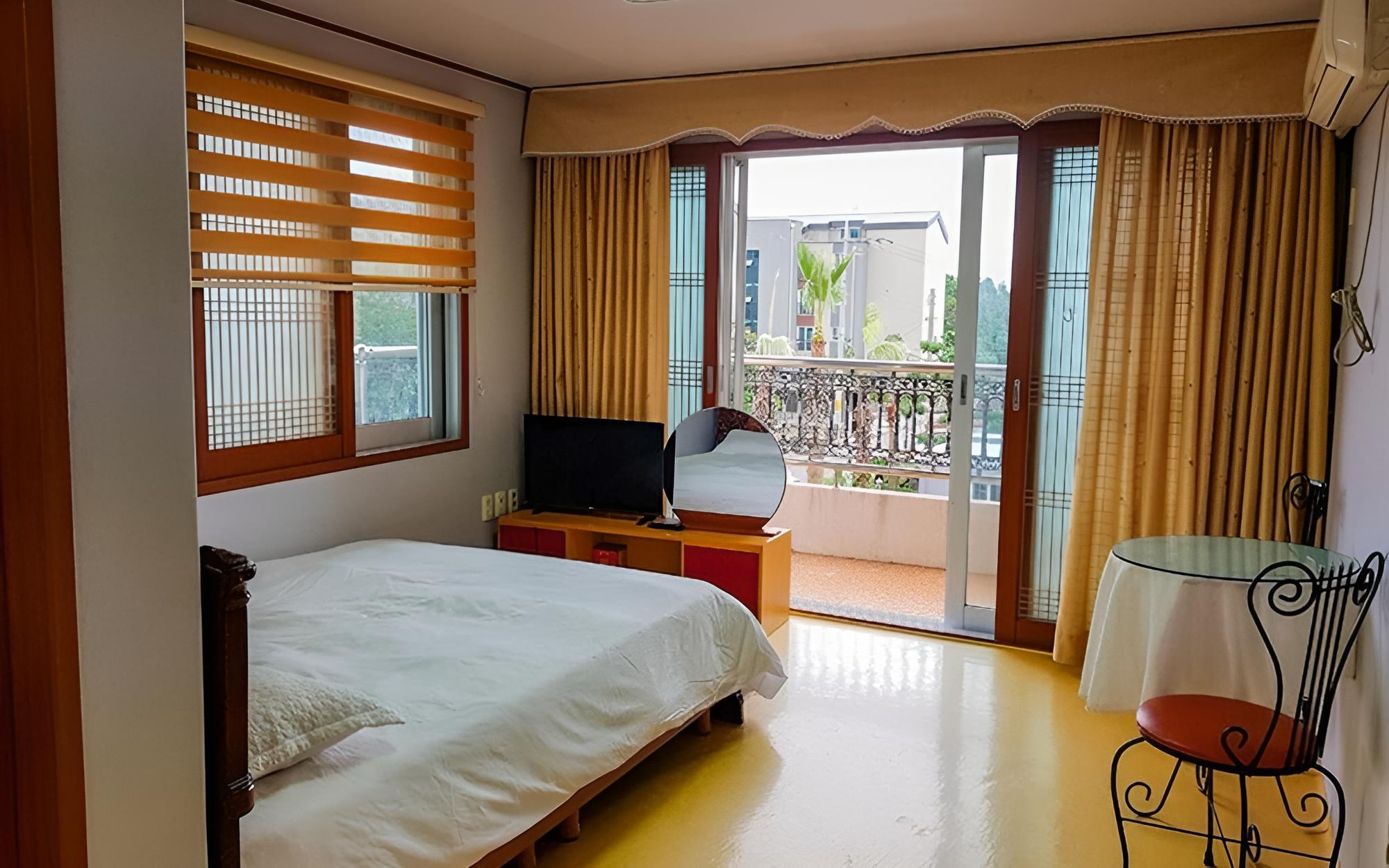 Room (Western-style room 26(1))