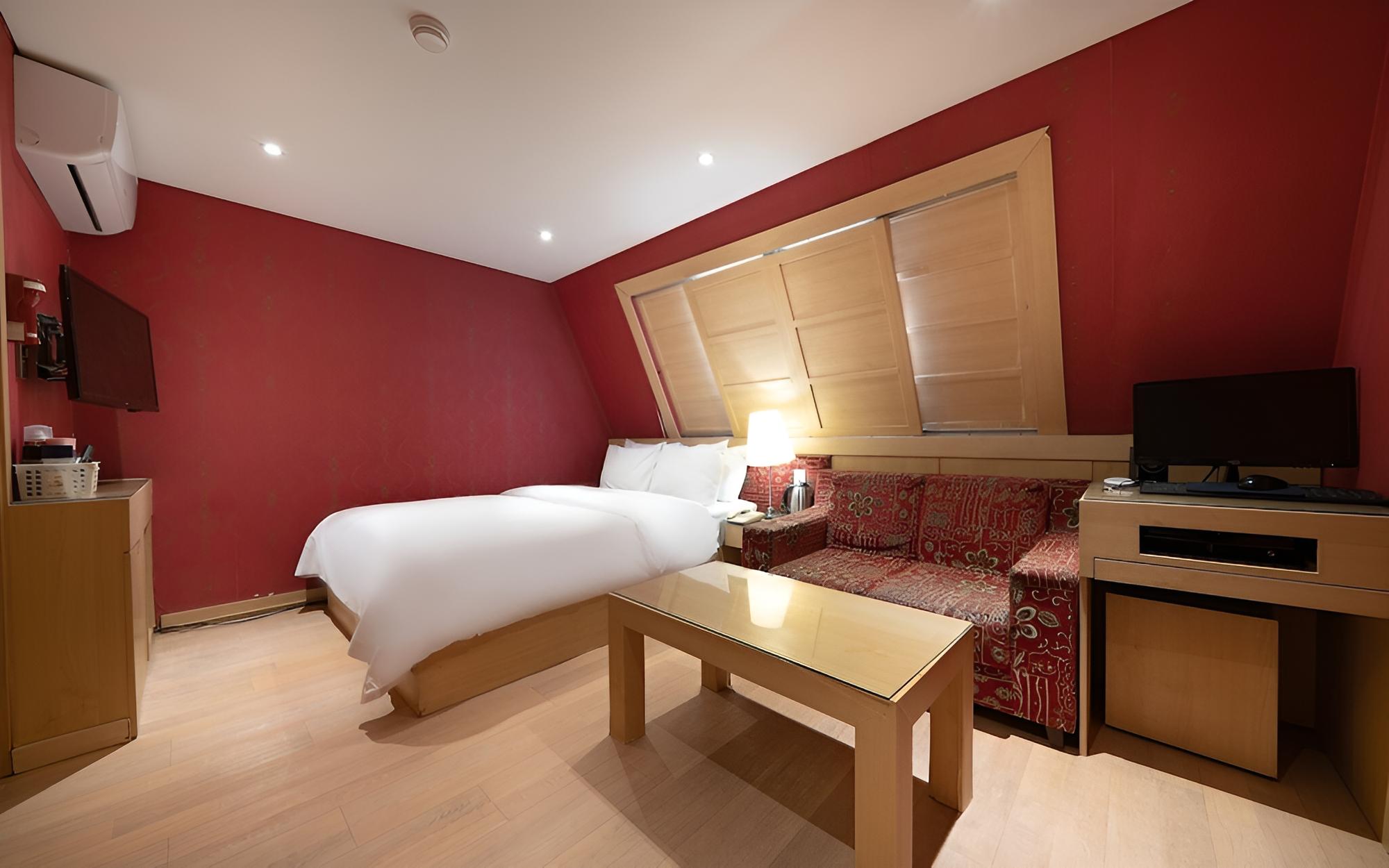 Room (Type D (by car))