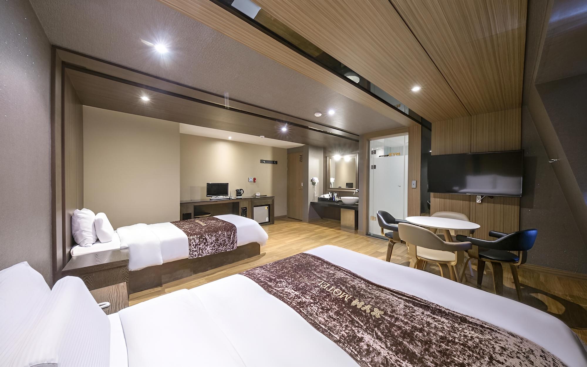 Room (V-VIP *City View* - Wando Tower Night) - Photo 5