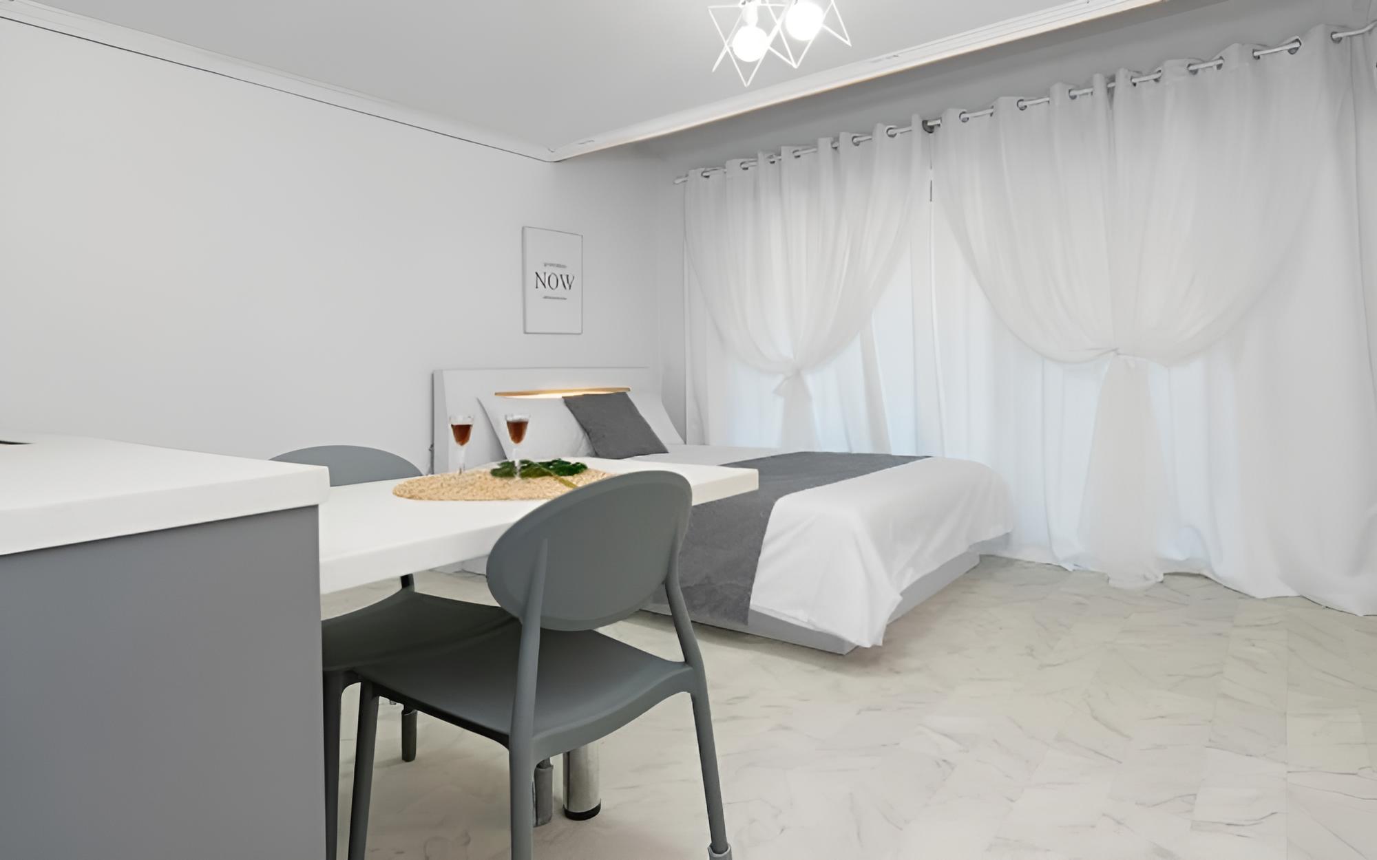 Room (Story 7 (Pets allowed/Facilities and )