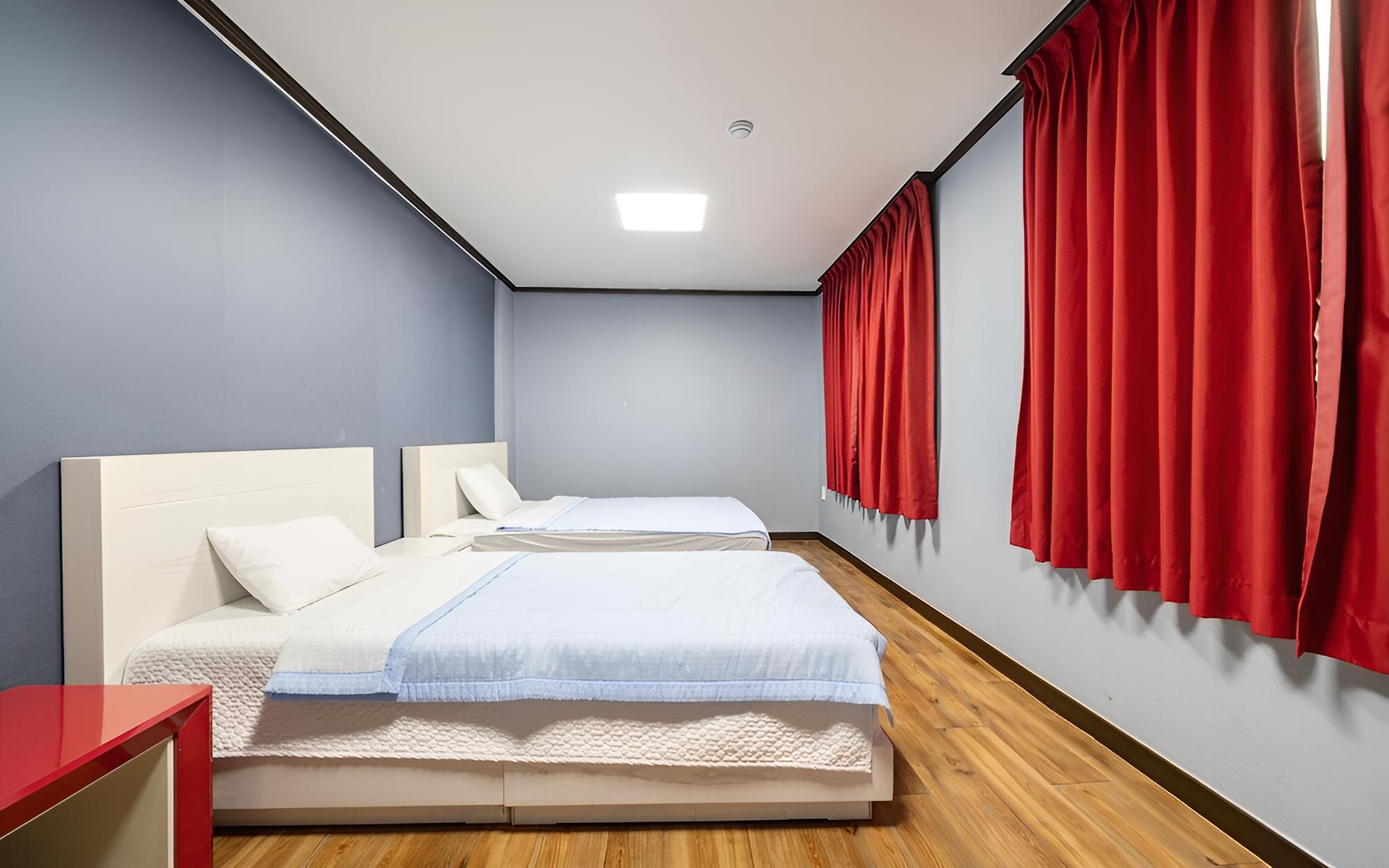 Room (Twin (OTT)) - Photo 2