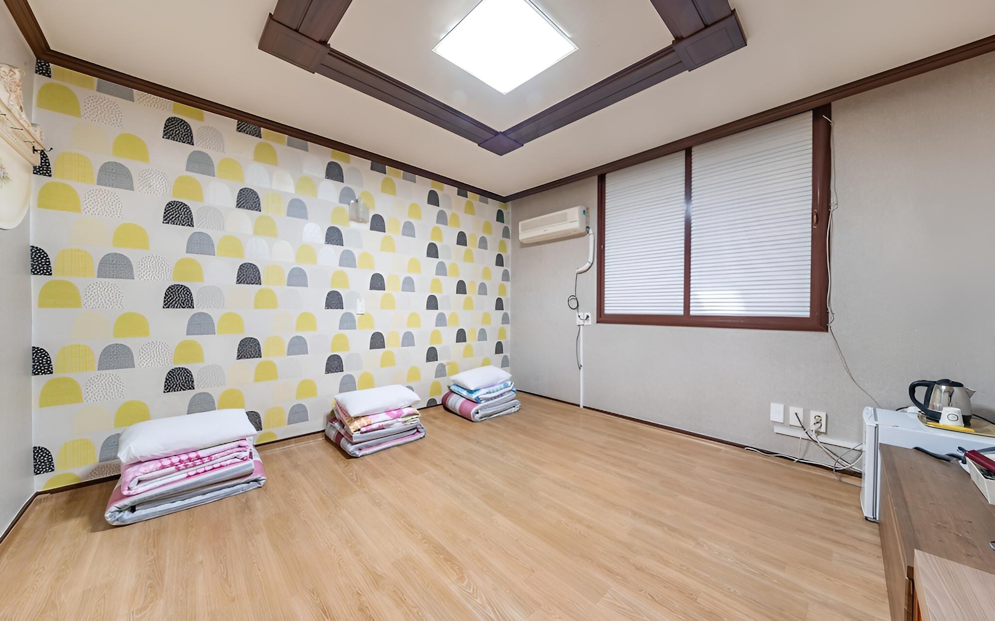 Room (On-dol)