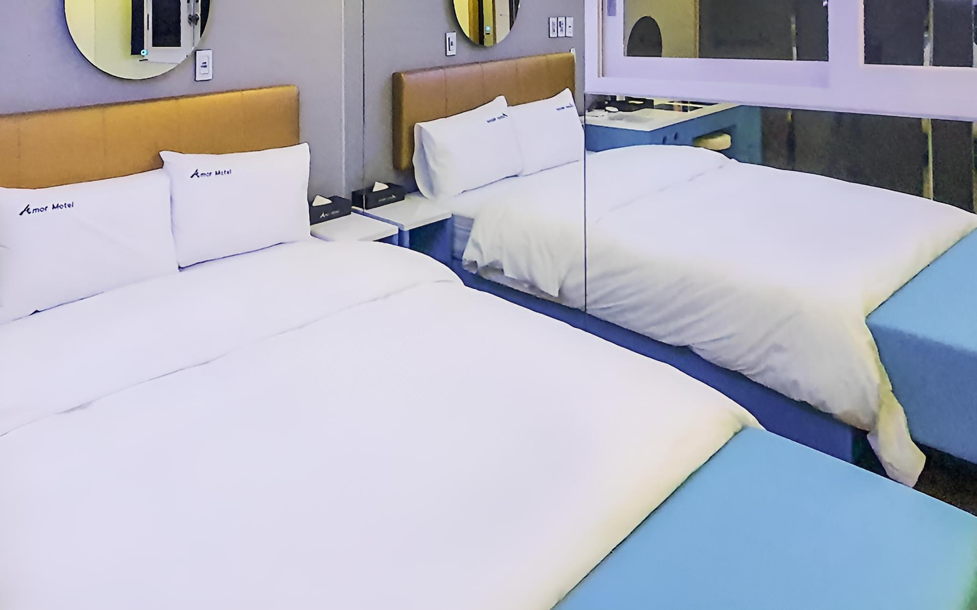 Room (Standard Room) - Photo 16