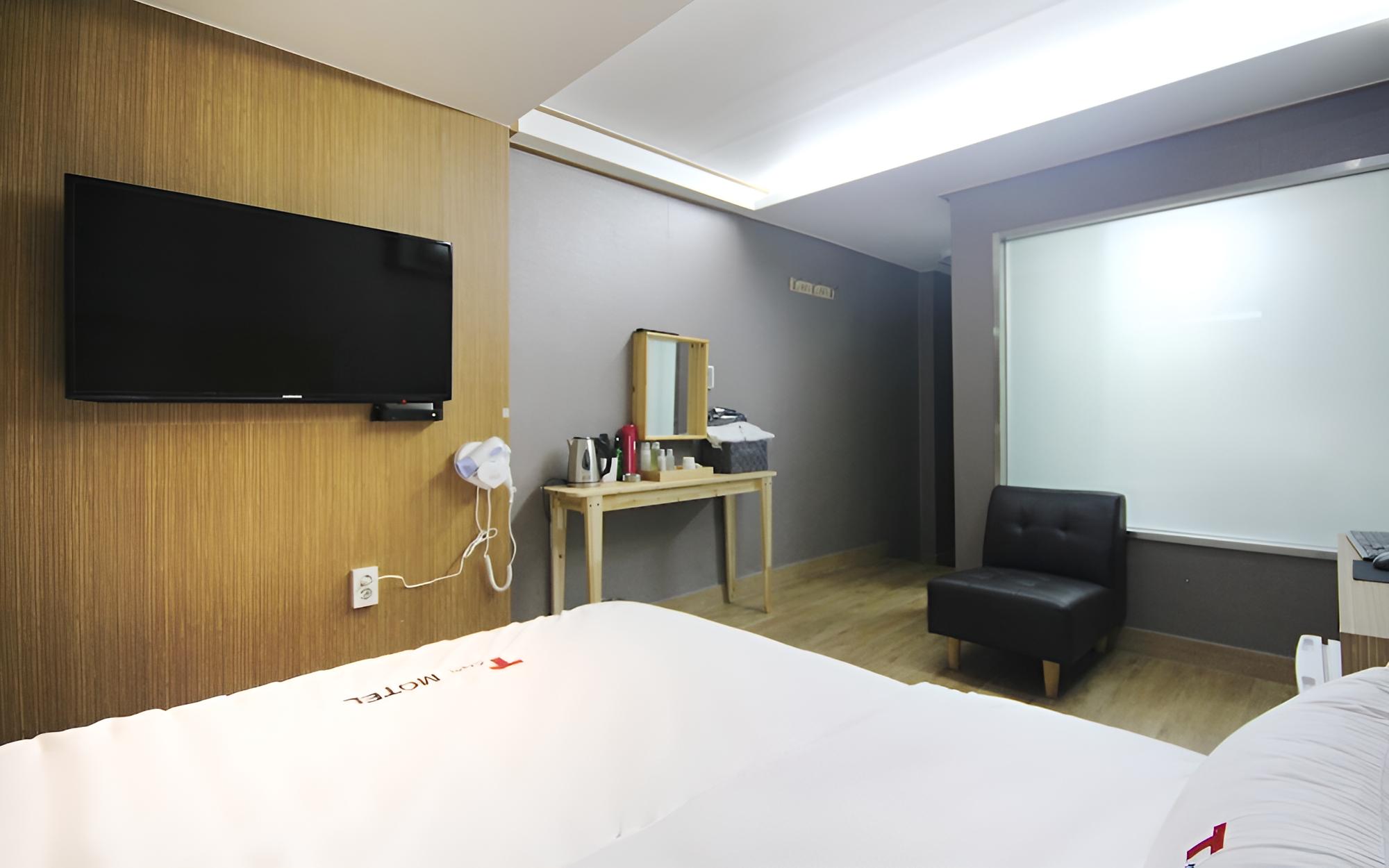 Room (Standard room) - Photo 11