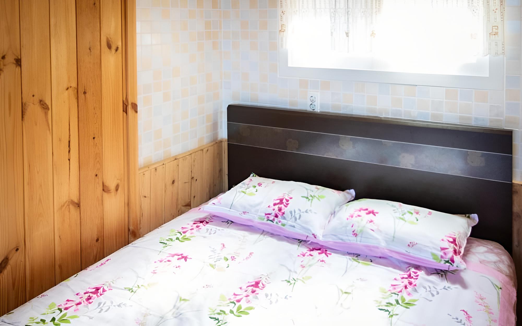 Room (Olle 1)