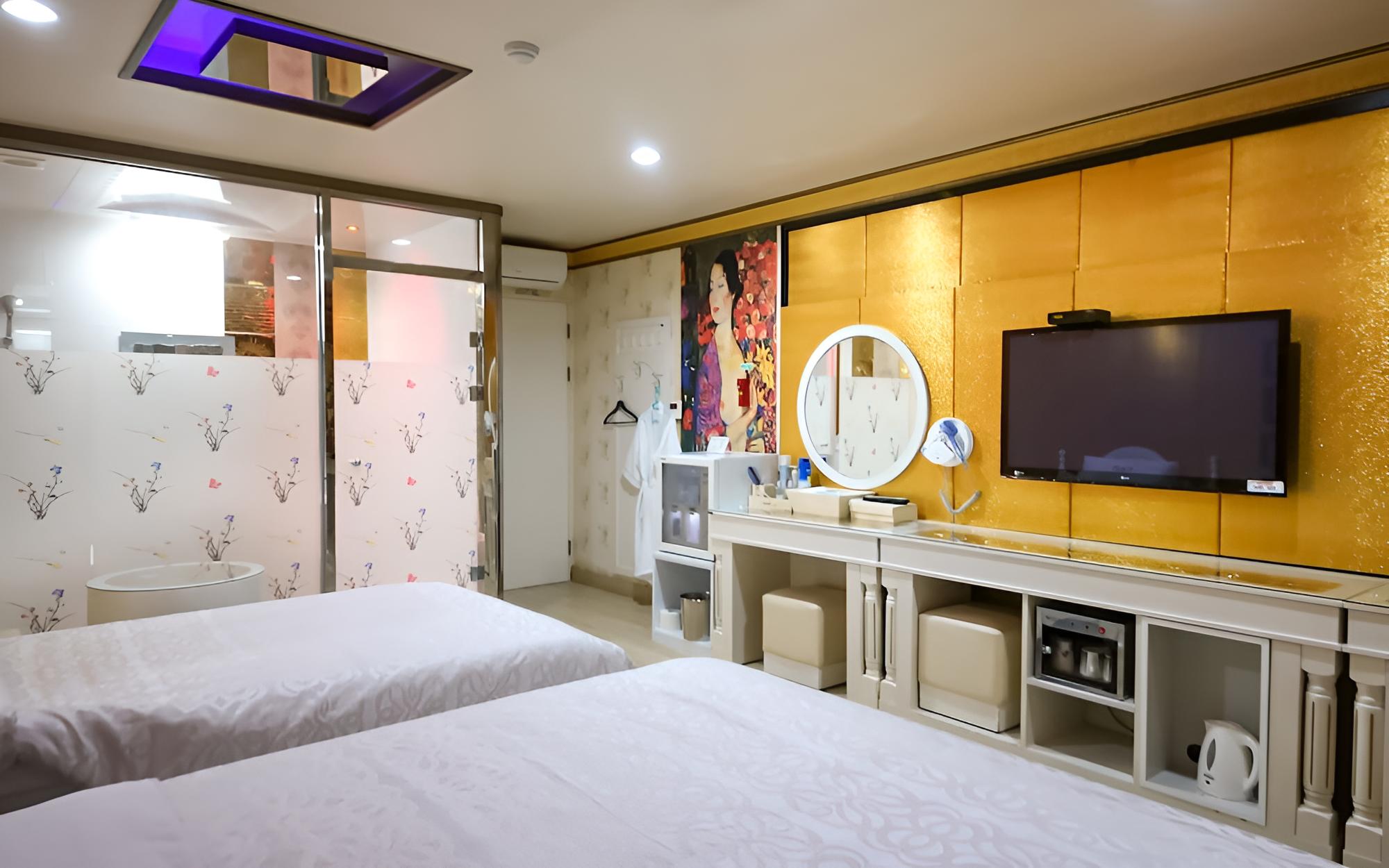 Room (Twin) photo 3