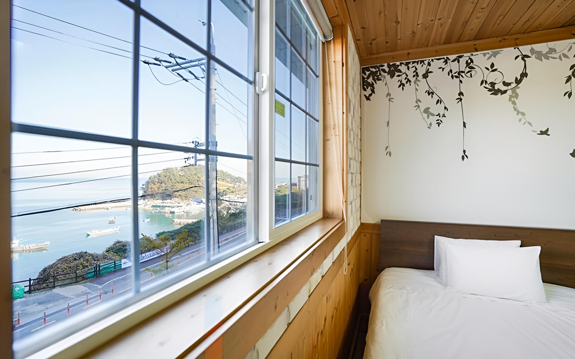 Room (Building B 202)