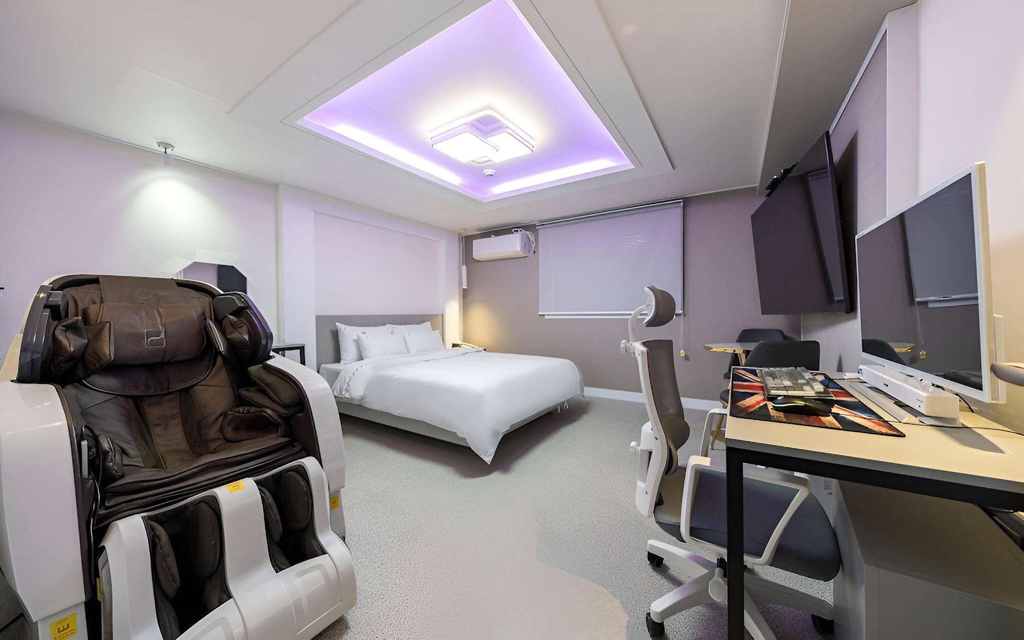Room (Deluxe massage (air purifier gaming P)