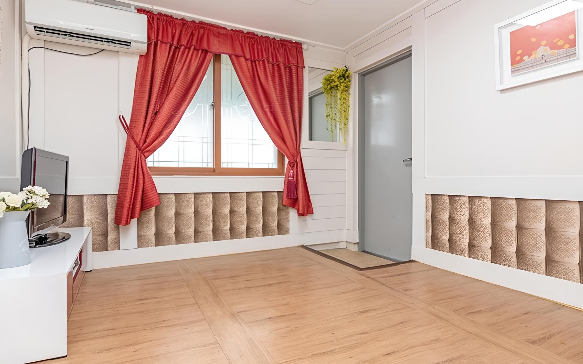Room (Sapphire)