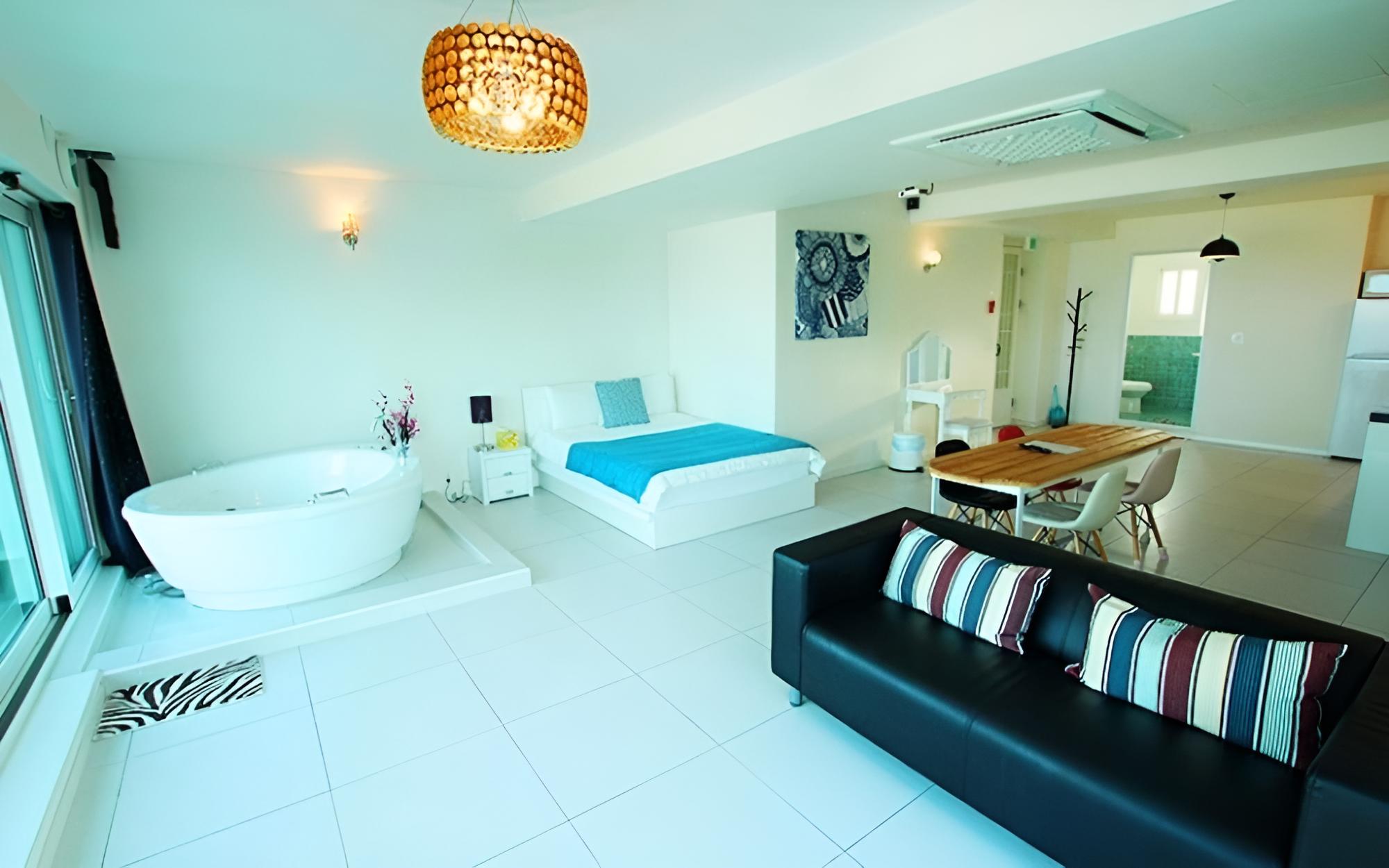 Room (Malibu (Whirlpool Spa Ocean View))
