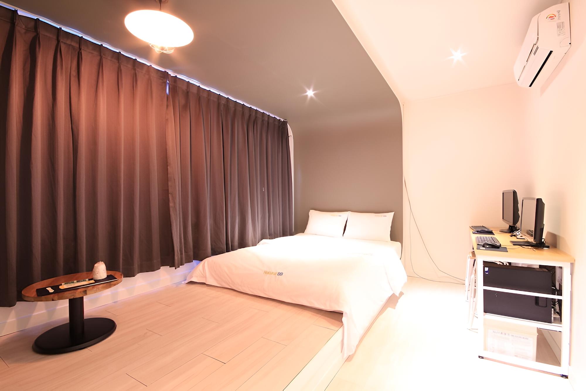 Room (Special Room with Platform Bed (Wide )