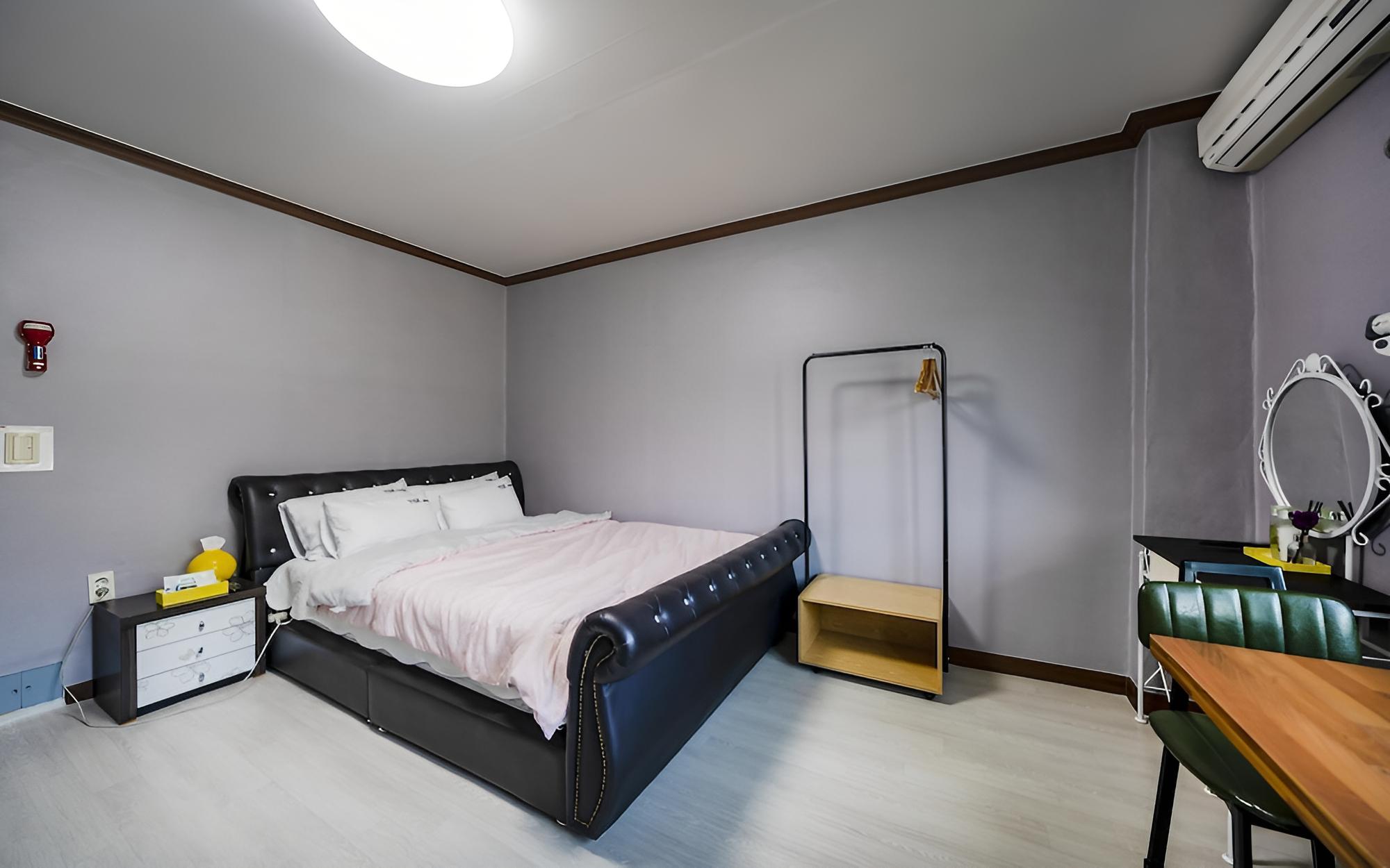Room (Standard Room (Bedroom)) - Photo 4