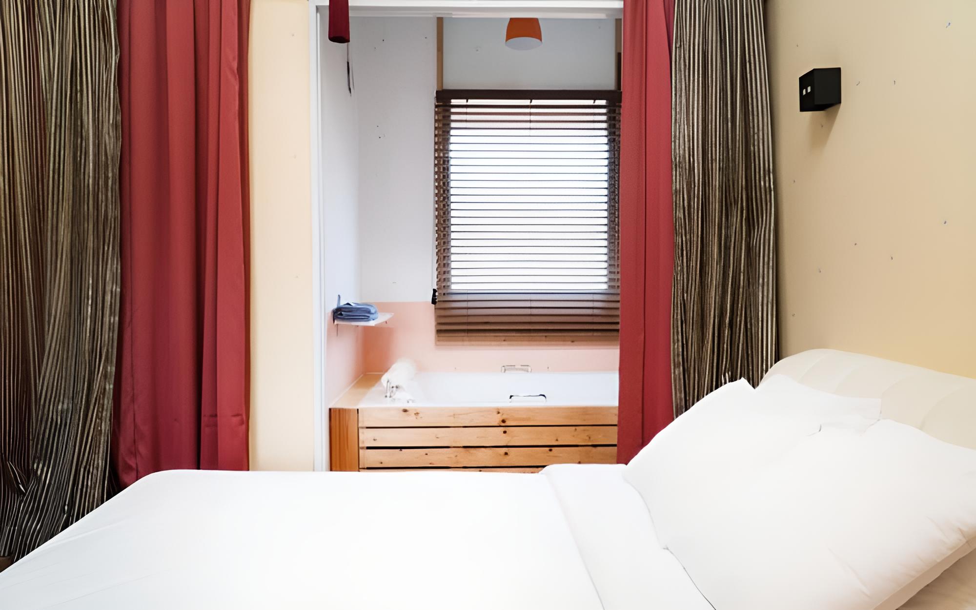 Room (Deluxe Double 3)