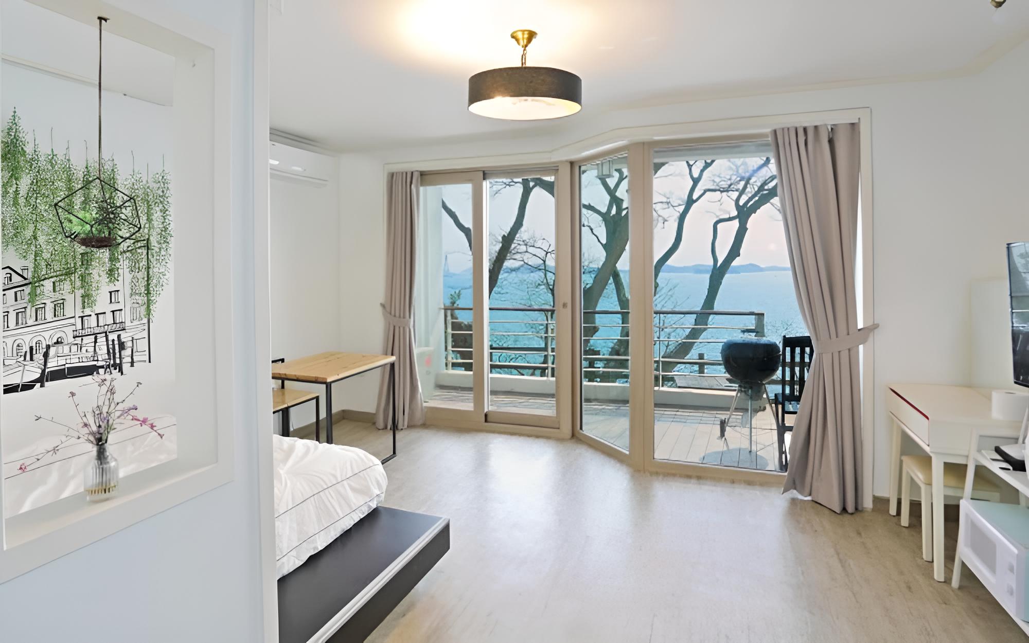 Room (OAS (1F))