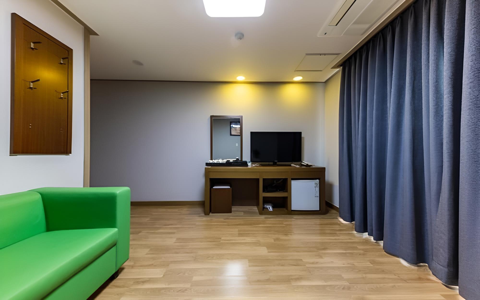 Ondol Room