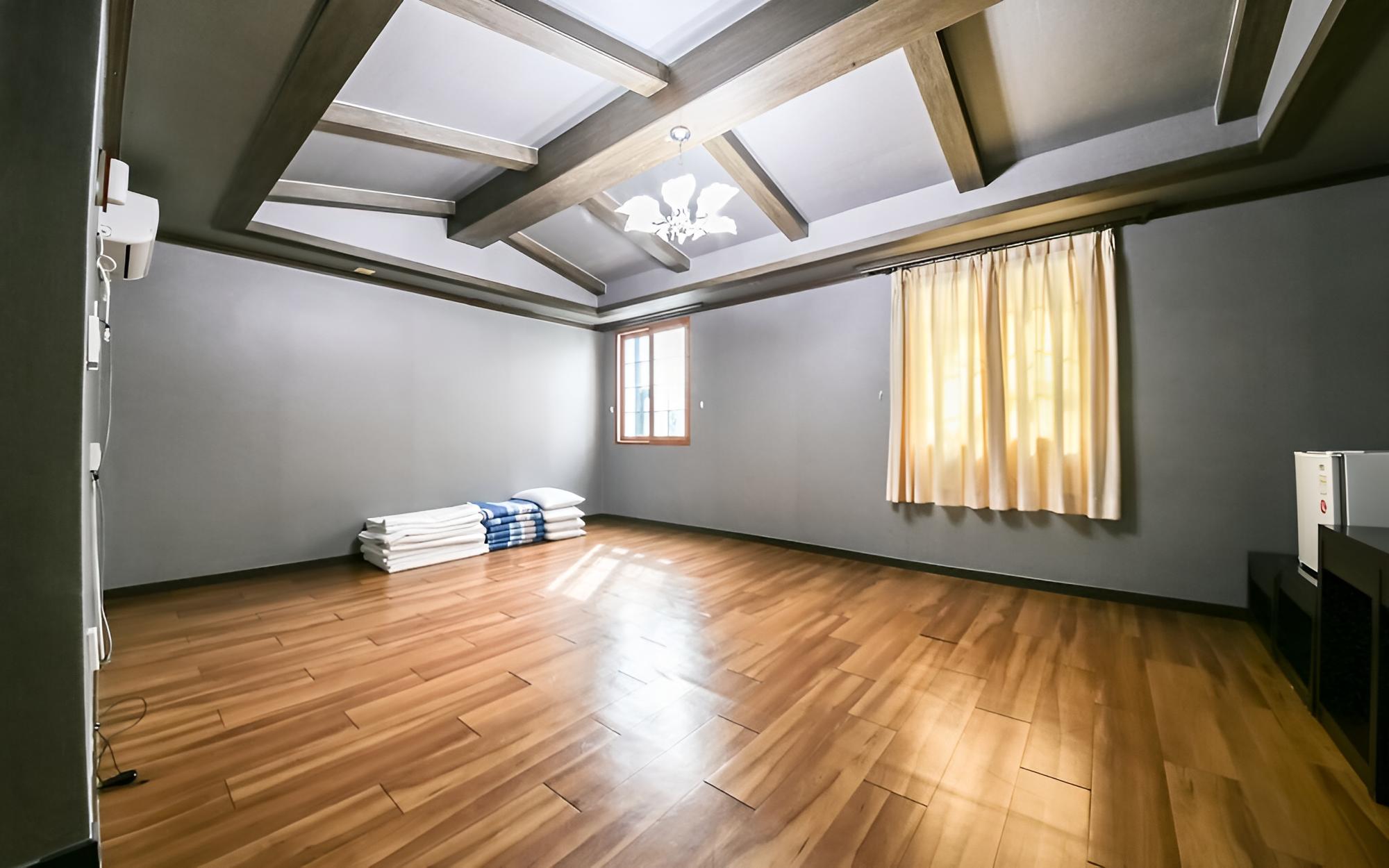 Room (Ondol (Deluxe))