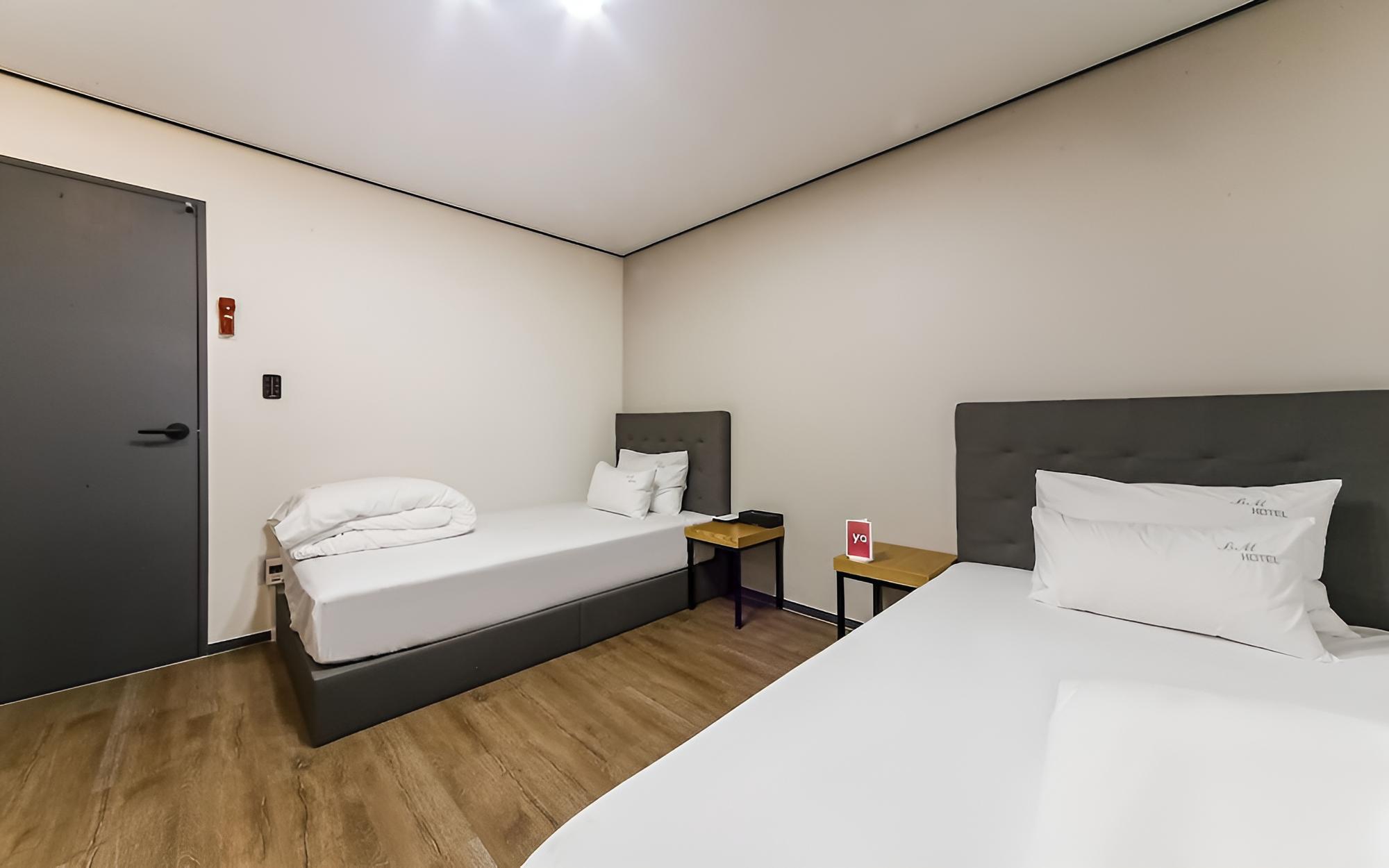 Room (Twin (corona safe room))