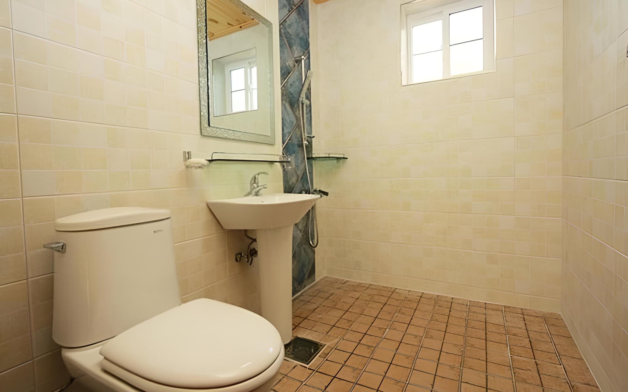 Room (108#) - Photo 1