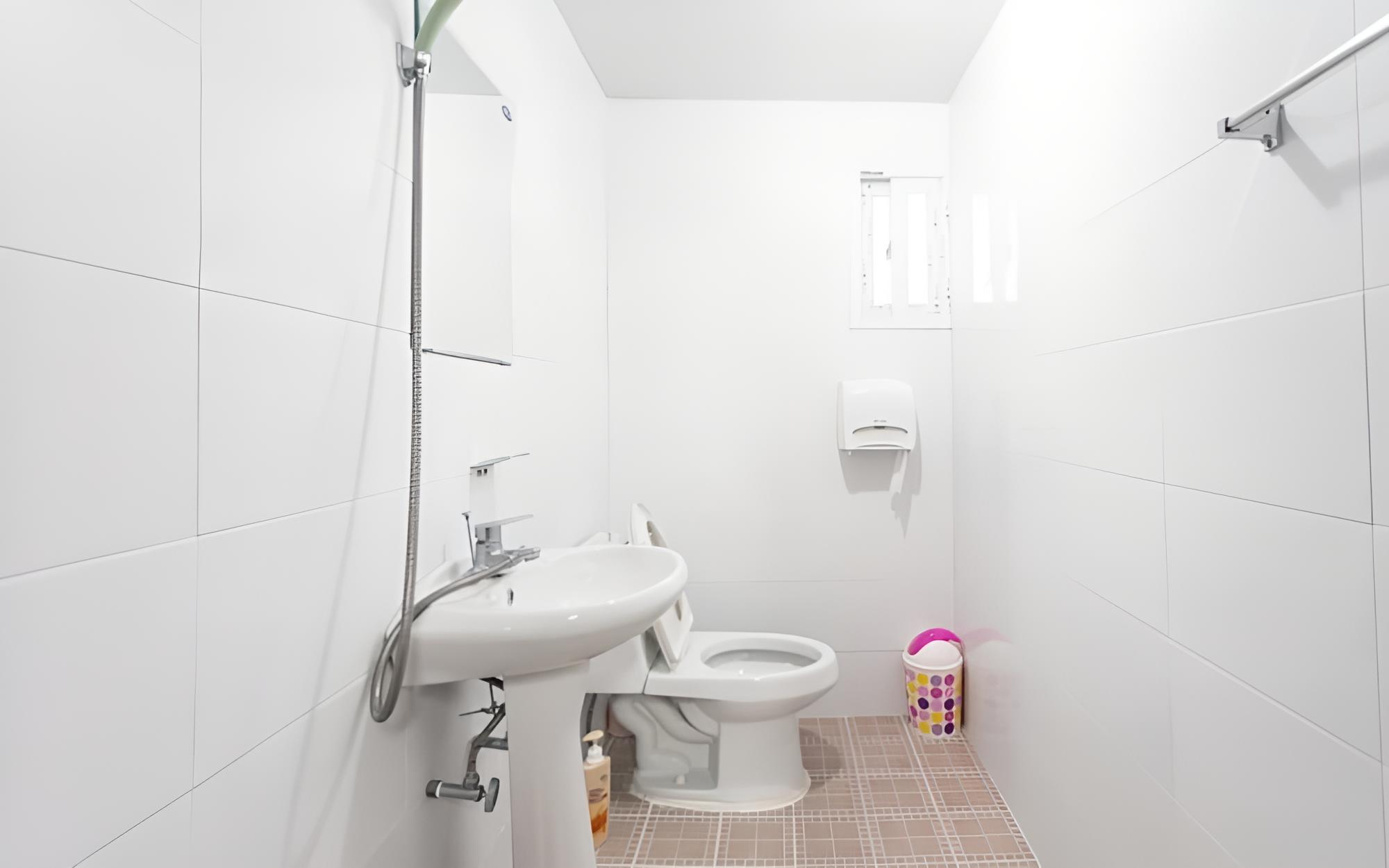 Room (Family Room (1F))