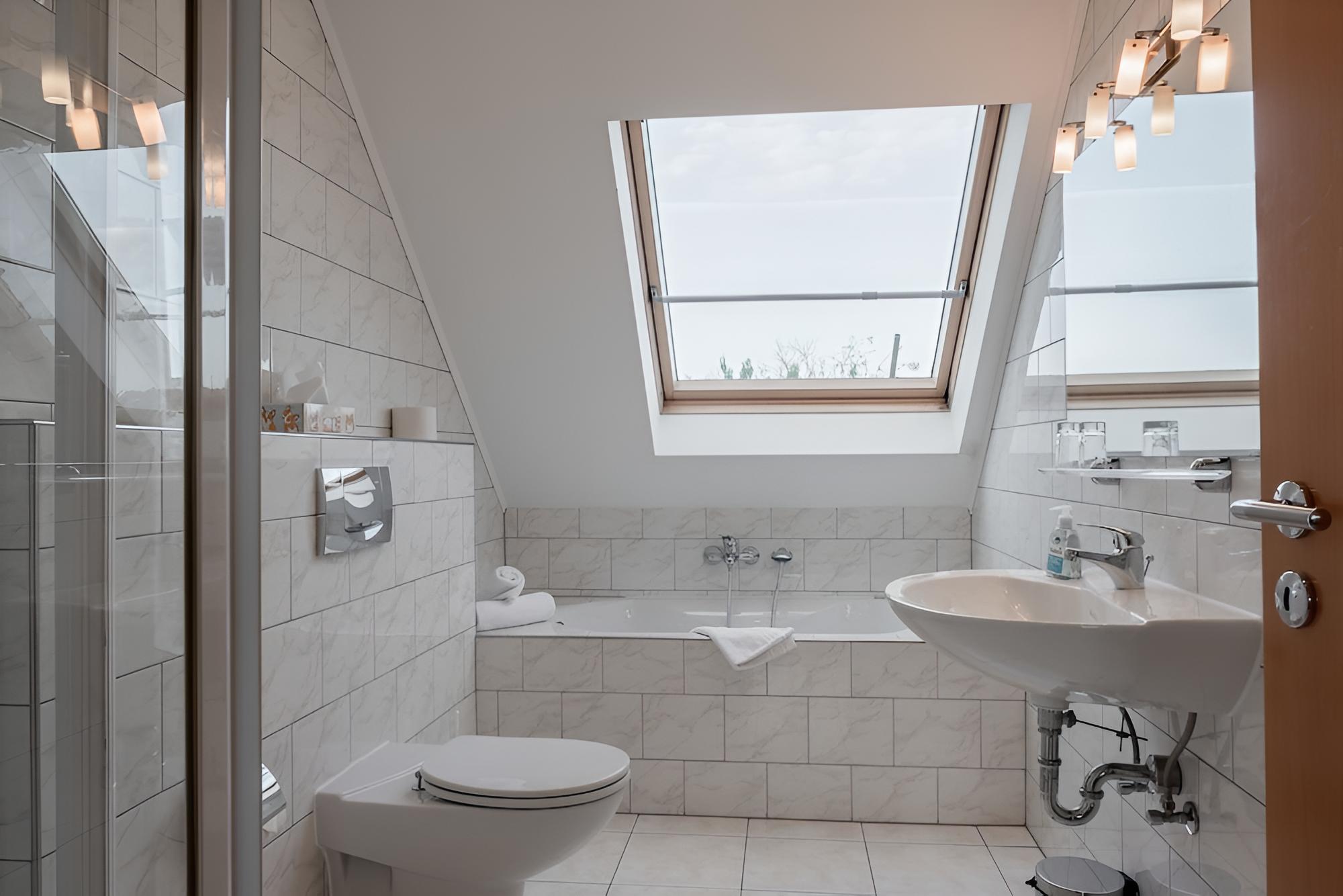 Suite, Private Bathroom