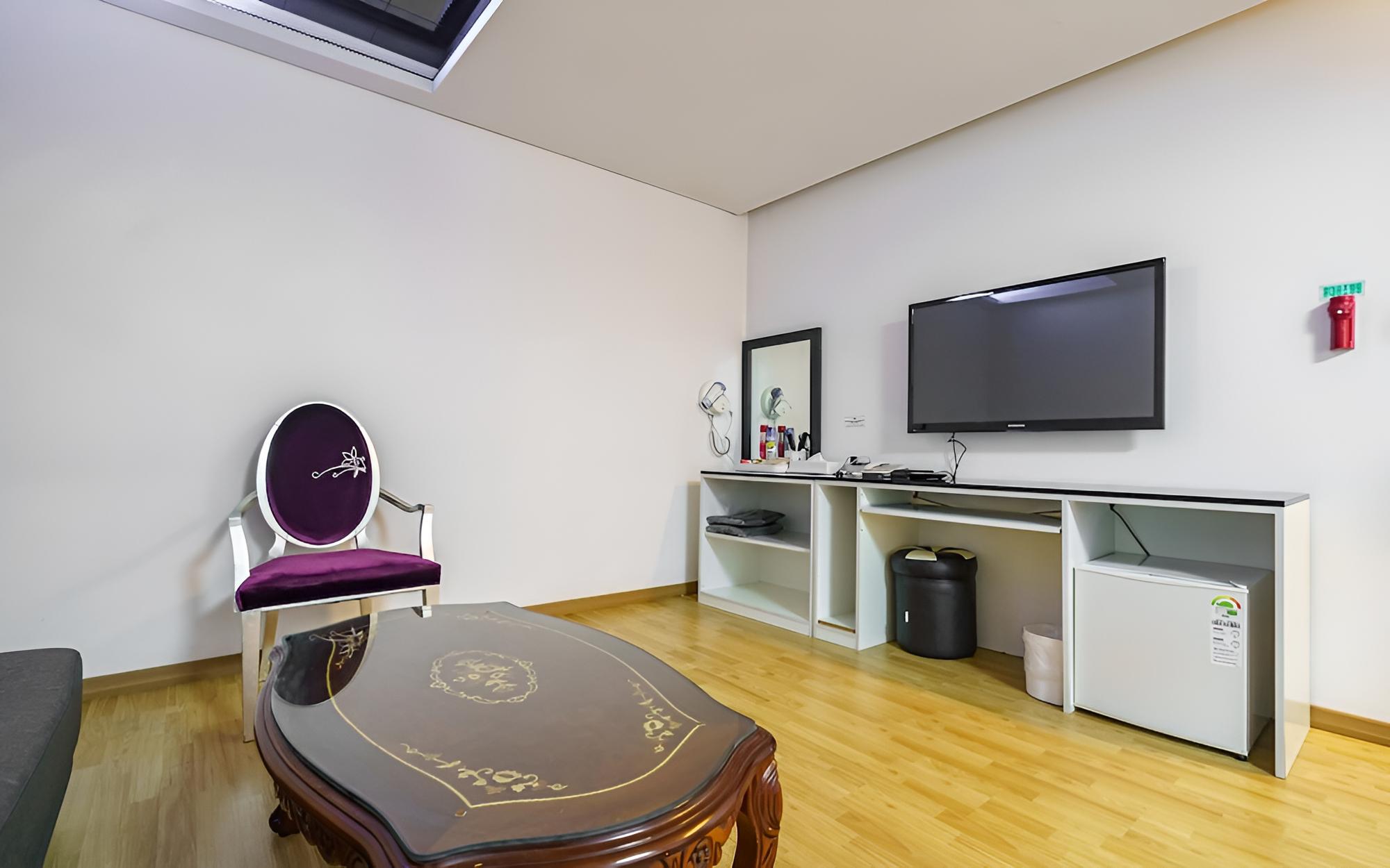 Room (Duplex) - Photo 7