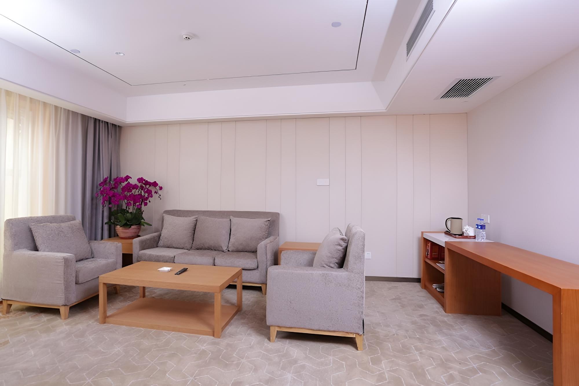 Deluxe Suite
