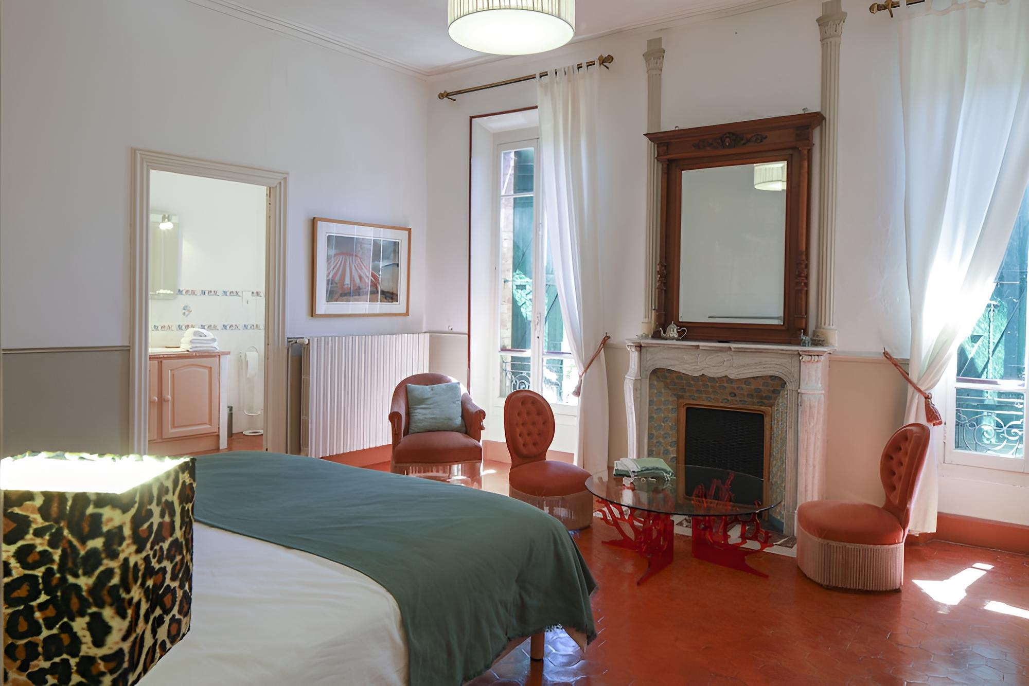 Superior Double Room, Ensuite, Garden View (Amaryllis)