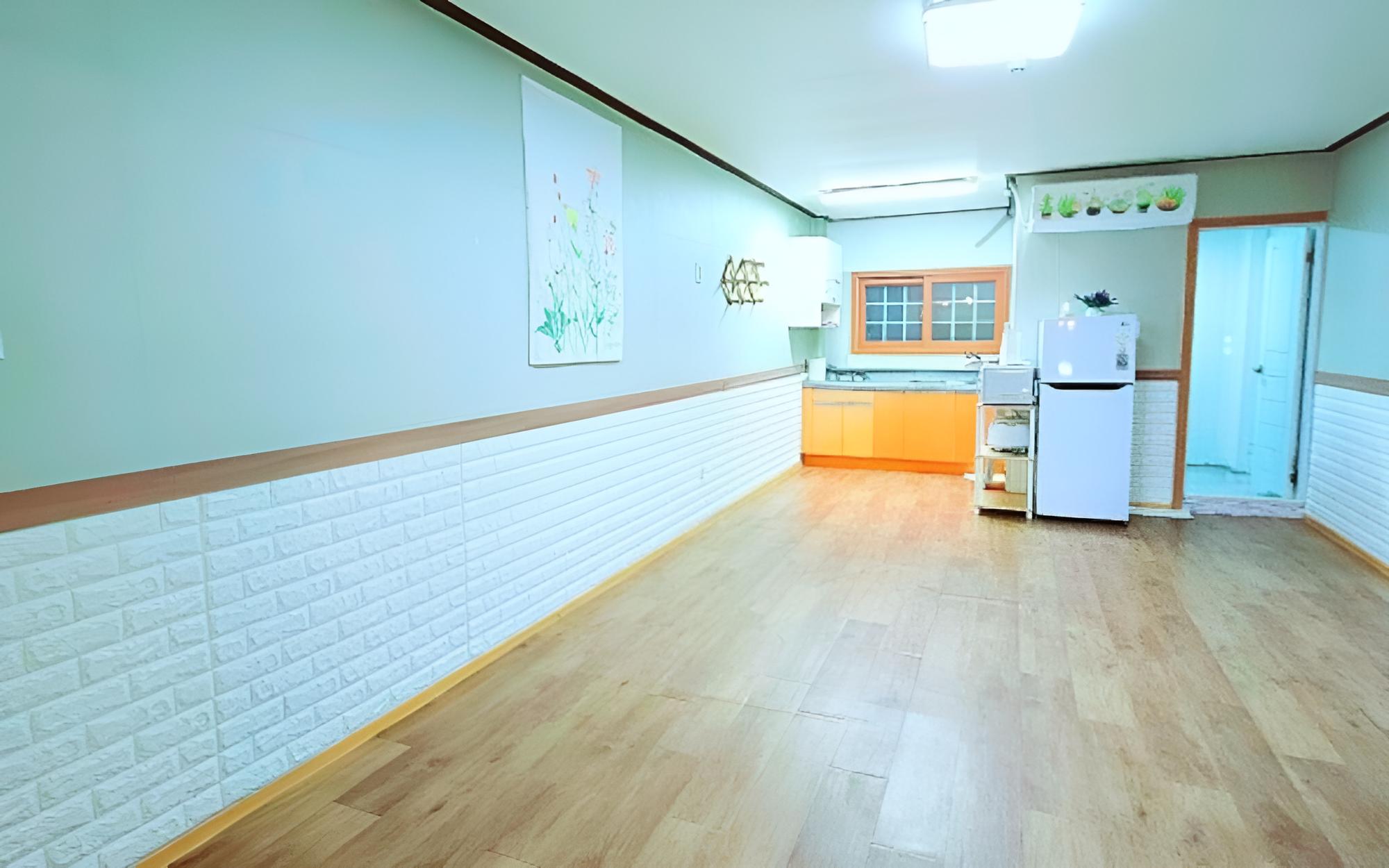 Room (Sunrise (Private BBQ))