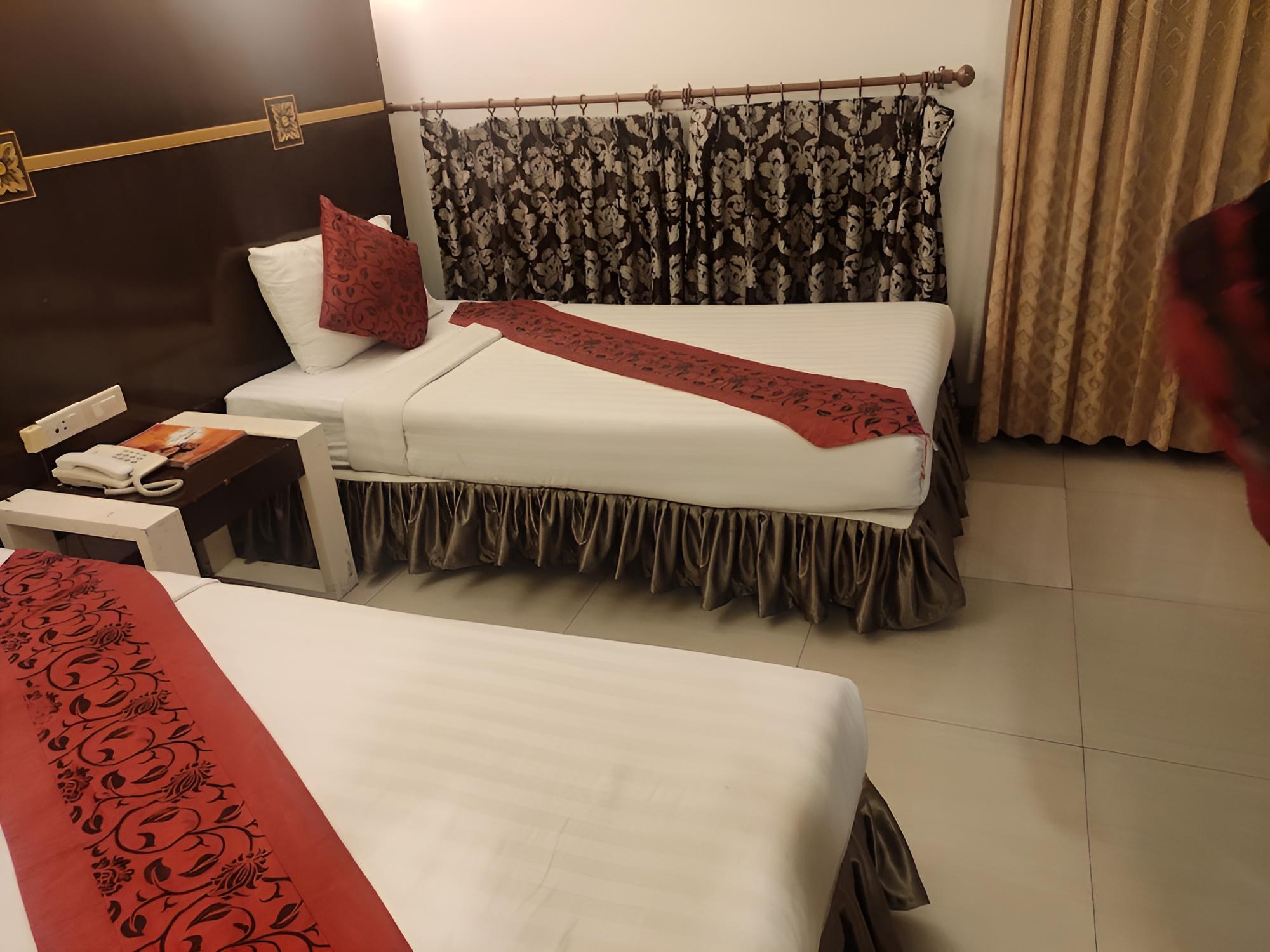 Deluxe Double or Twin Room photo 3
