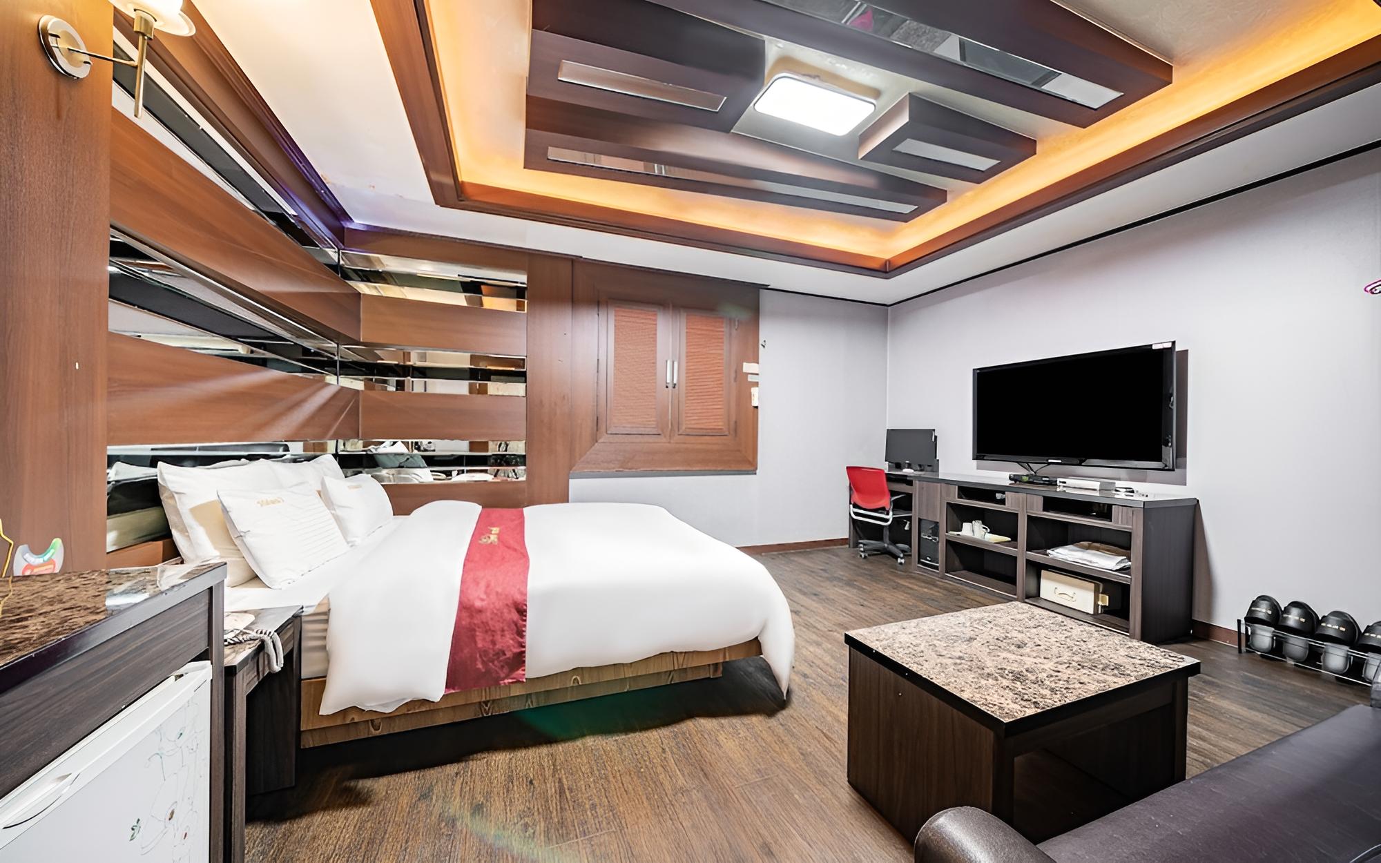 Room (Special Room A-OTT Room (Netflix TV Y)
