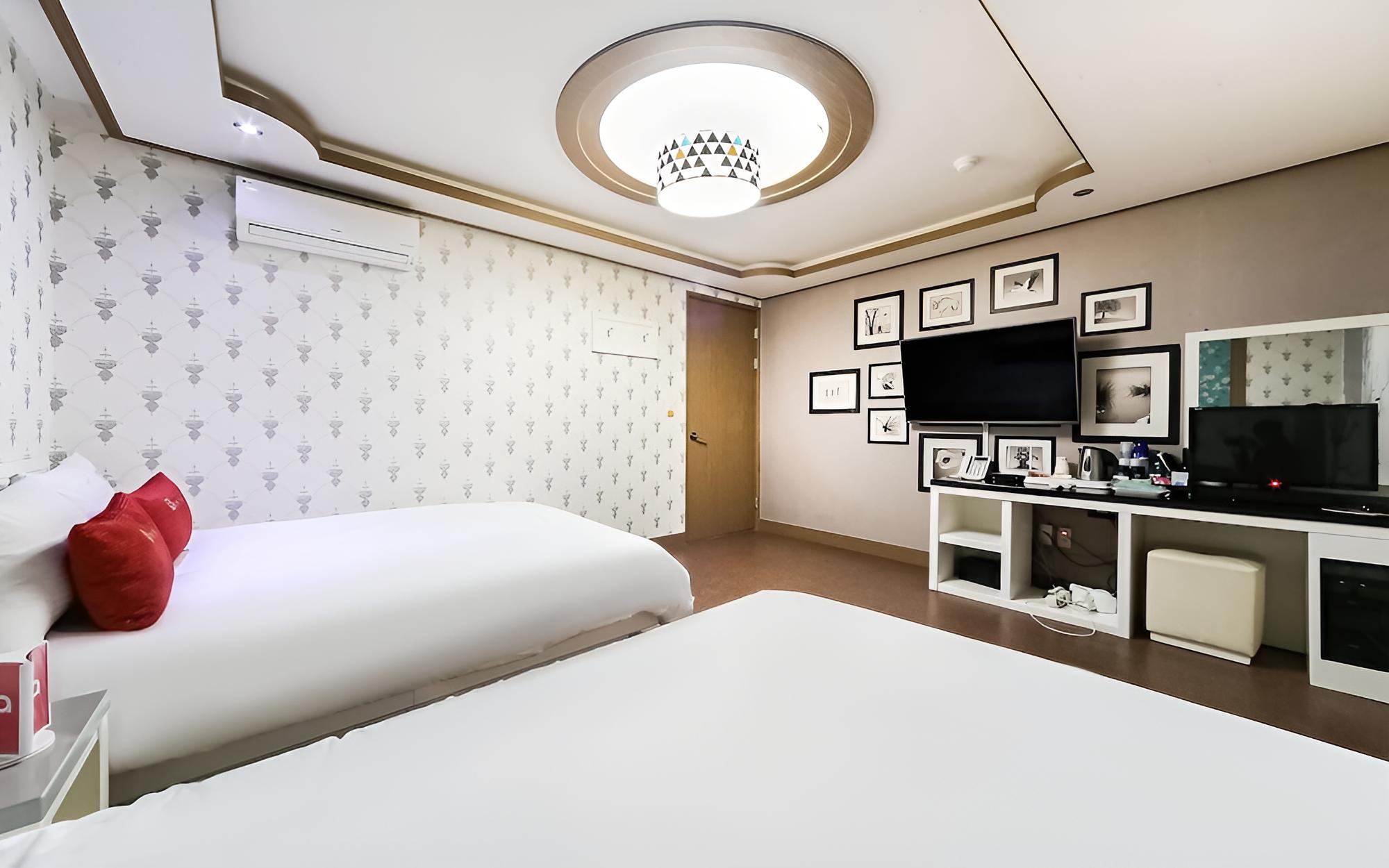 Room (Pension Room (Netflix Available Doubl) photo 3