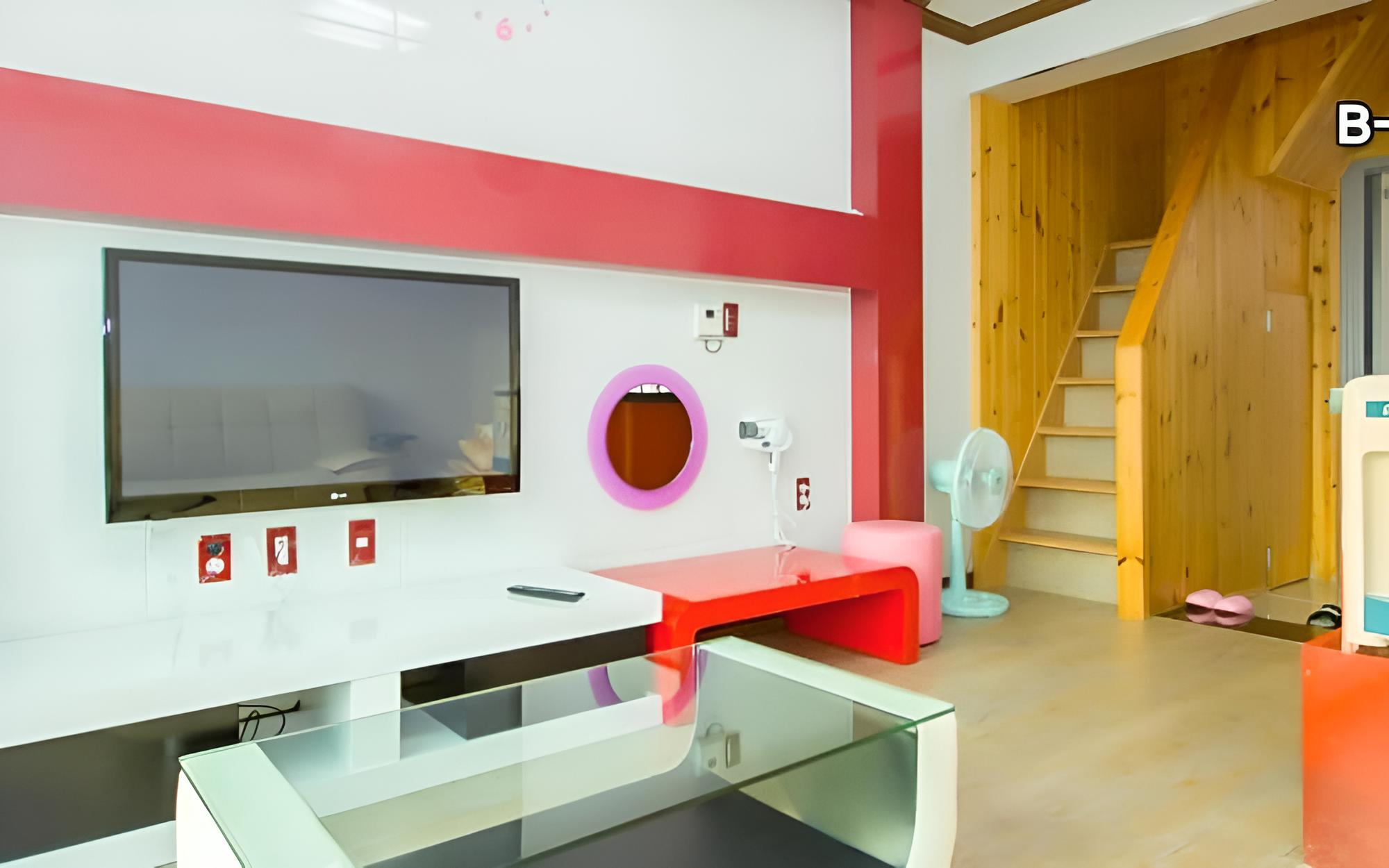Room (Building B Room D (Ondol Room Spa Dup)