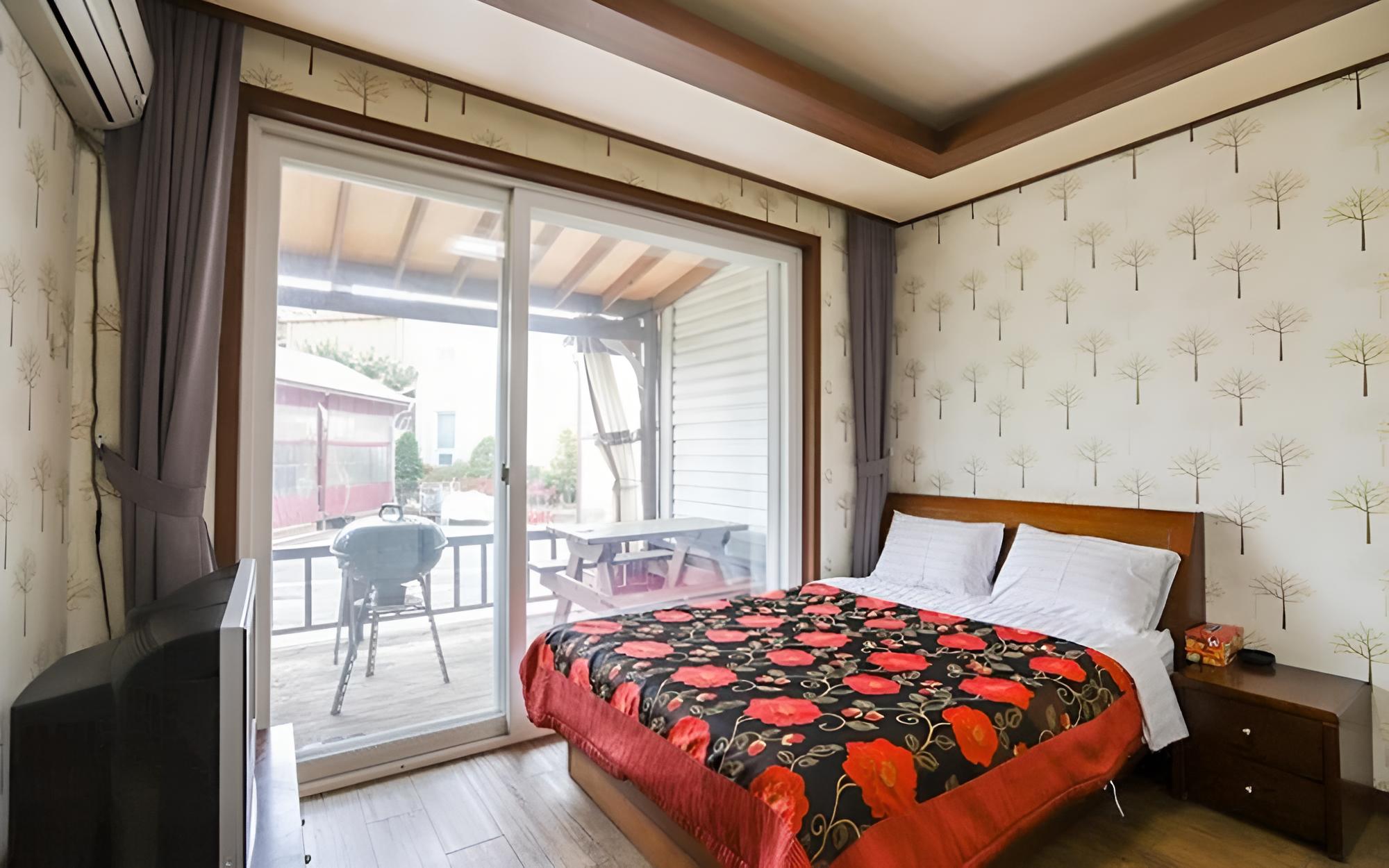 Room (4 building room 106 (23m beds))