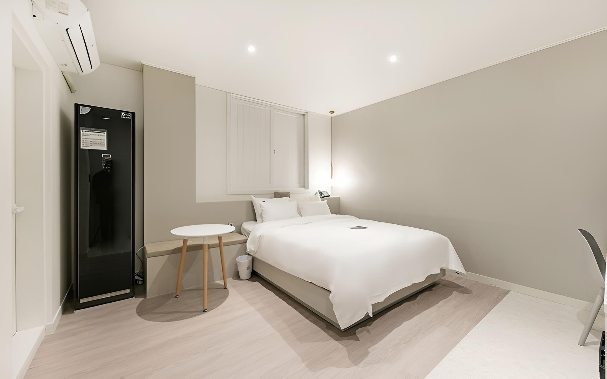 Room (Suite Double (Netflix Non-smoking Sty)