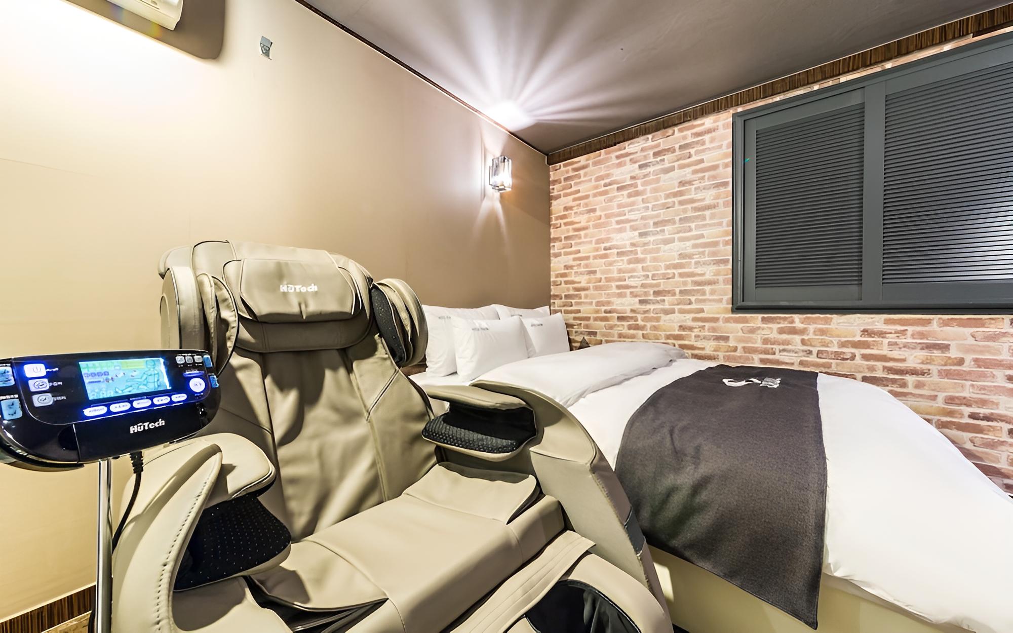 Room (Suite Massage Chair - Cafe Drink for )