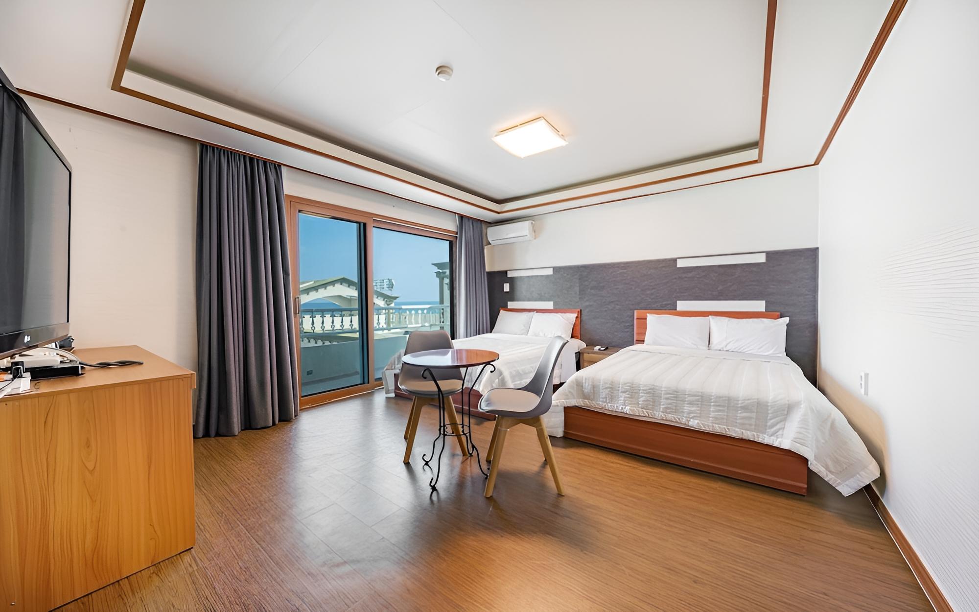 Room (Twin bed with ocean view)