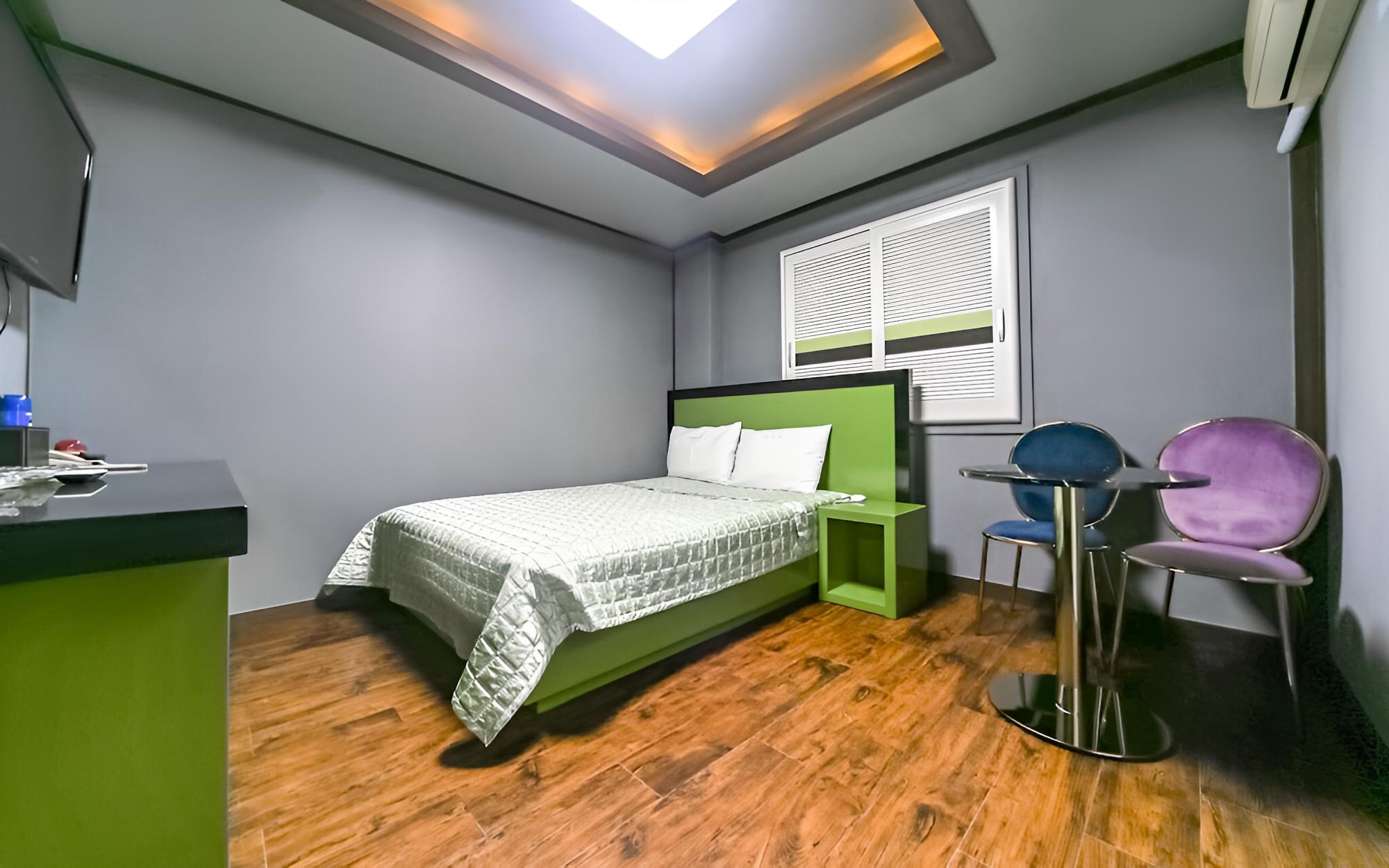 Room (Standard Room)