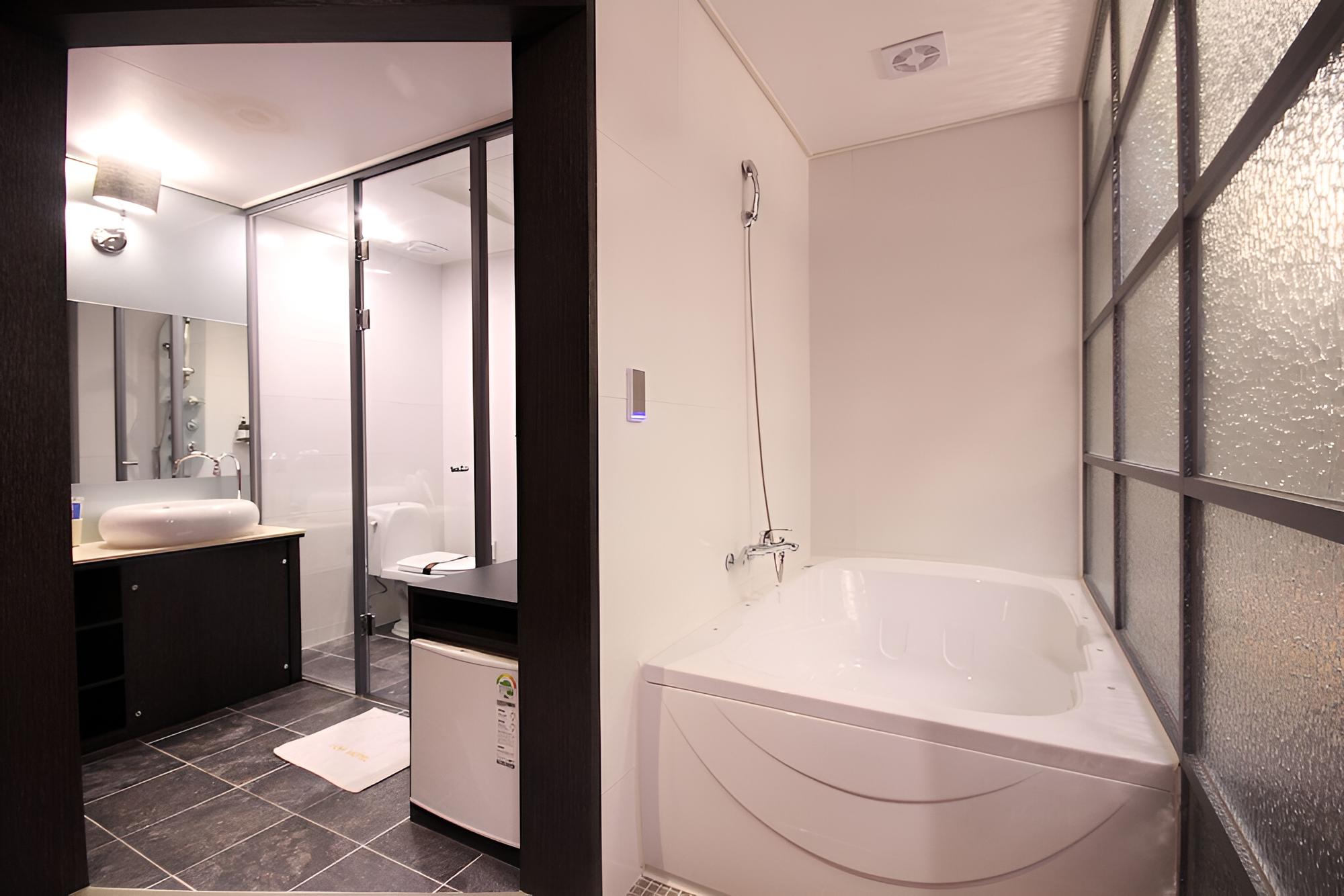 Room (Special Room) - Photo 12