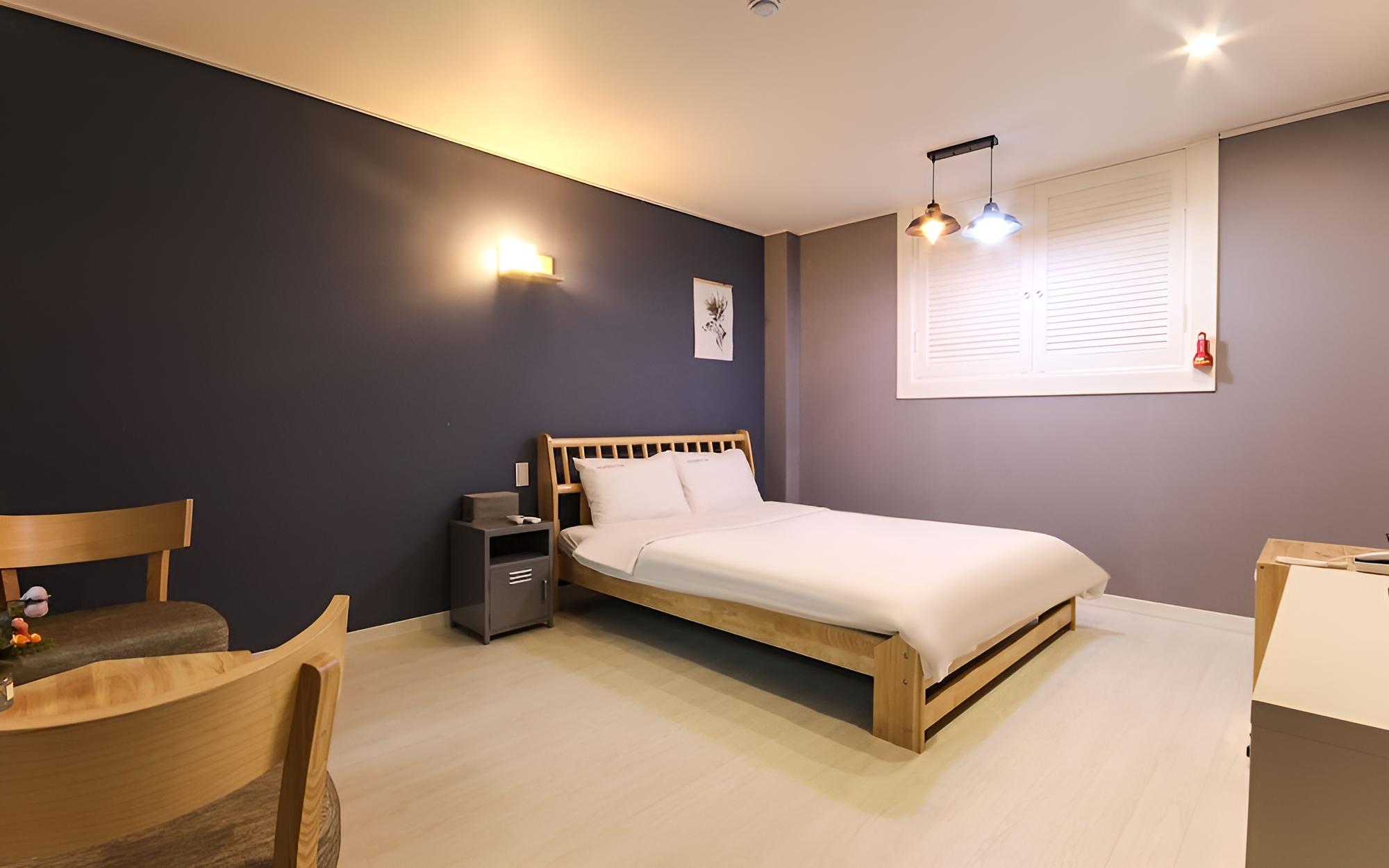 Room (Standard (non-smoking Netflix availab) - Photo 3
