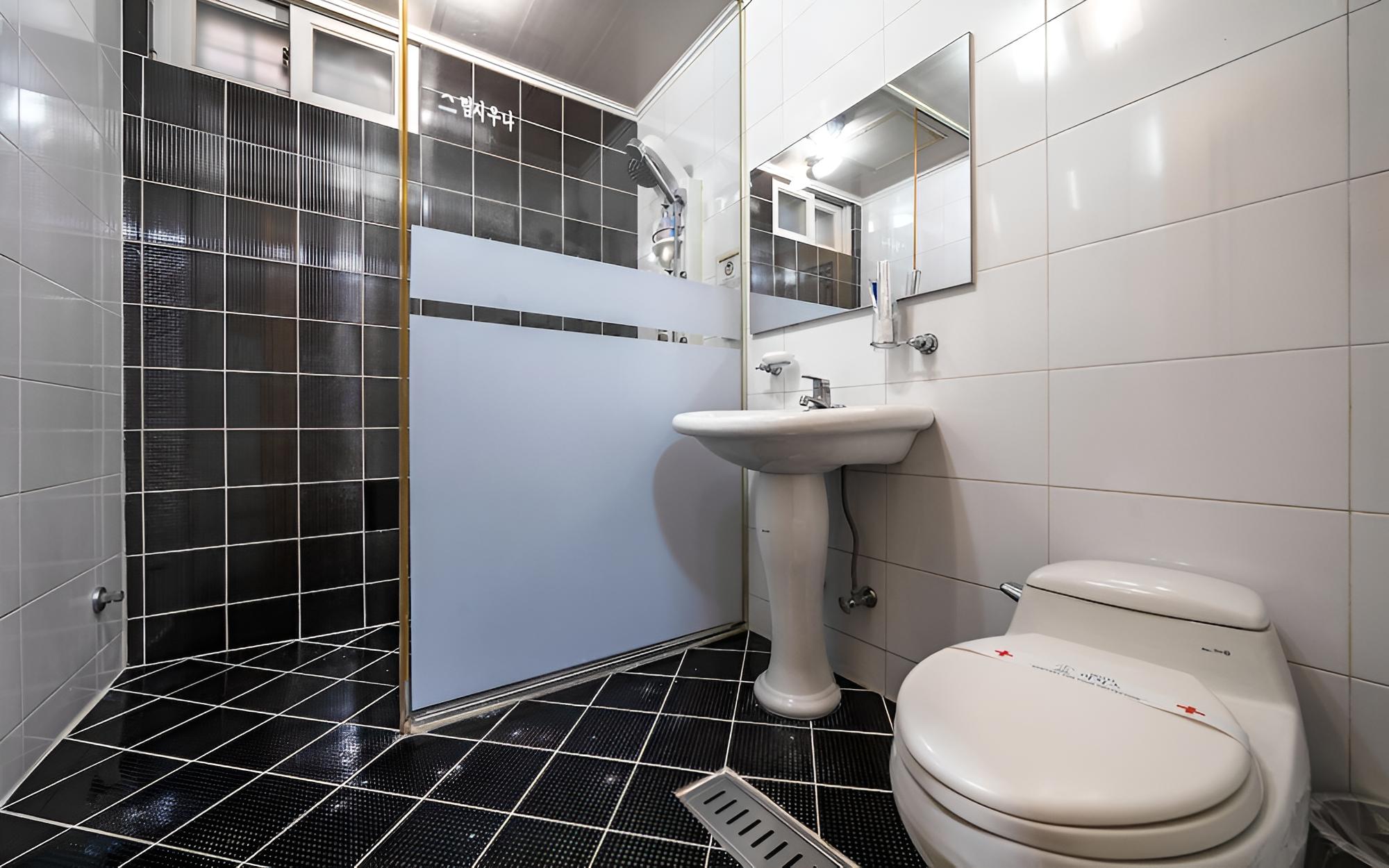 Room (Standard room - Ondol (additional on-) - Photo 4