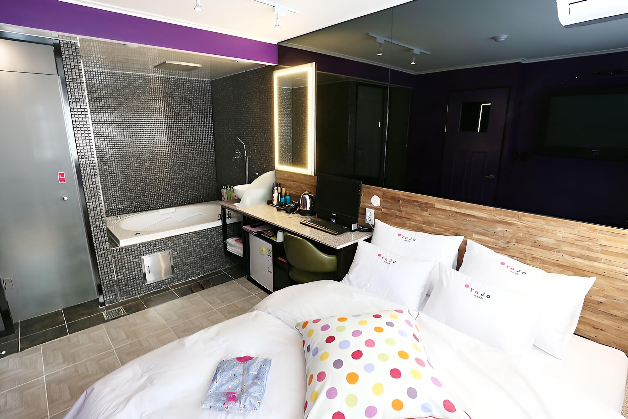 Room (Deluxe - Walkie Special (No Parking N)