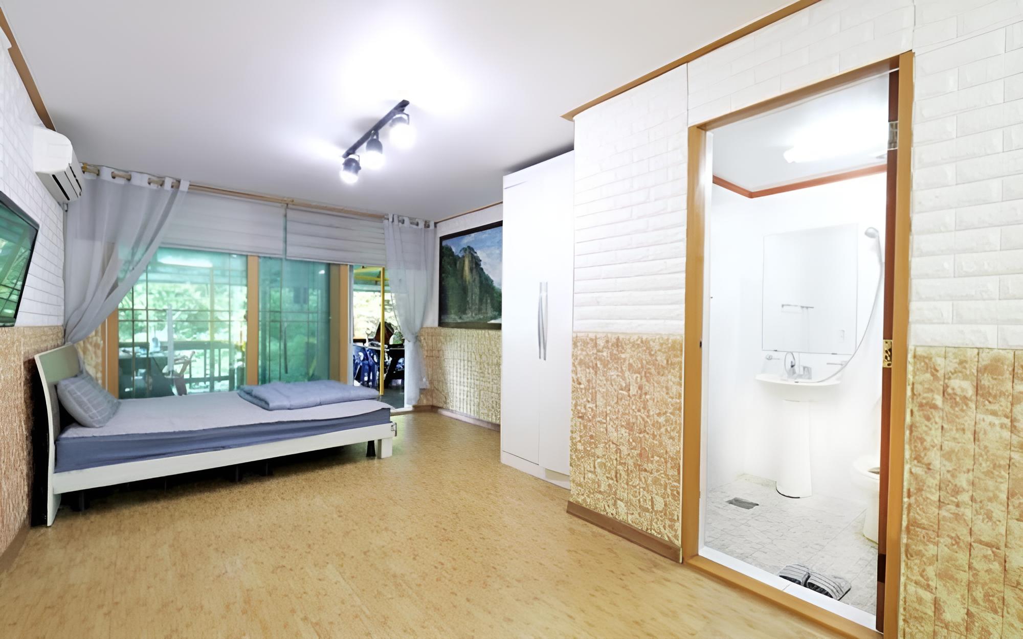 Room (Room 101 (Couple Room))