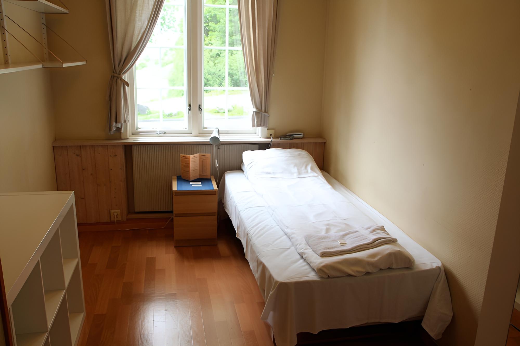 Single Room, Shared Bathroom photo 1