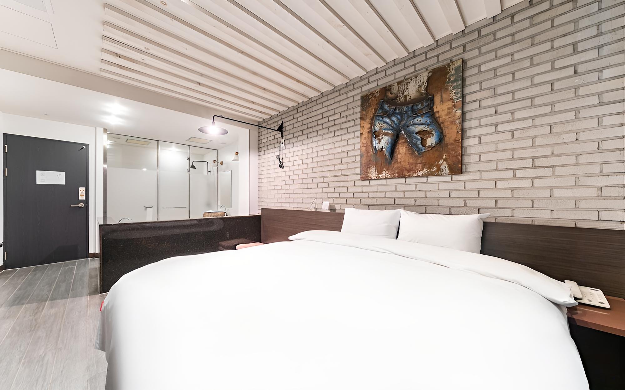 Room (Suite VIP Room - 100% parking per roo) - Photo 3