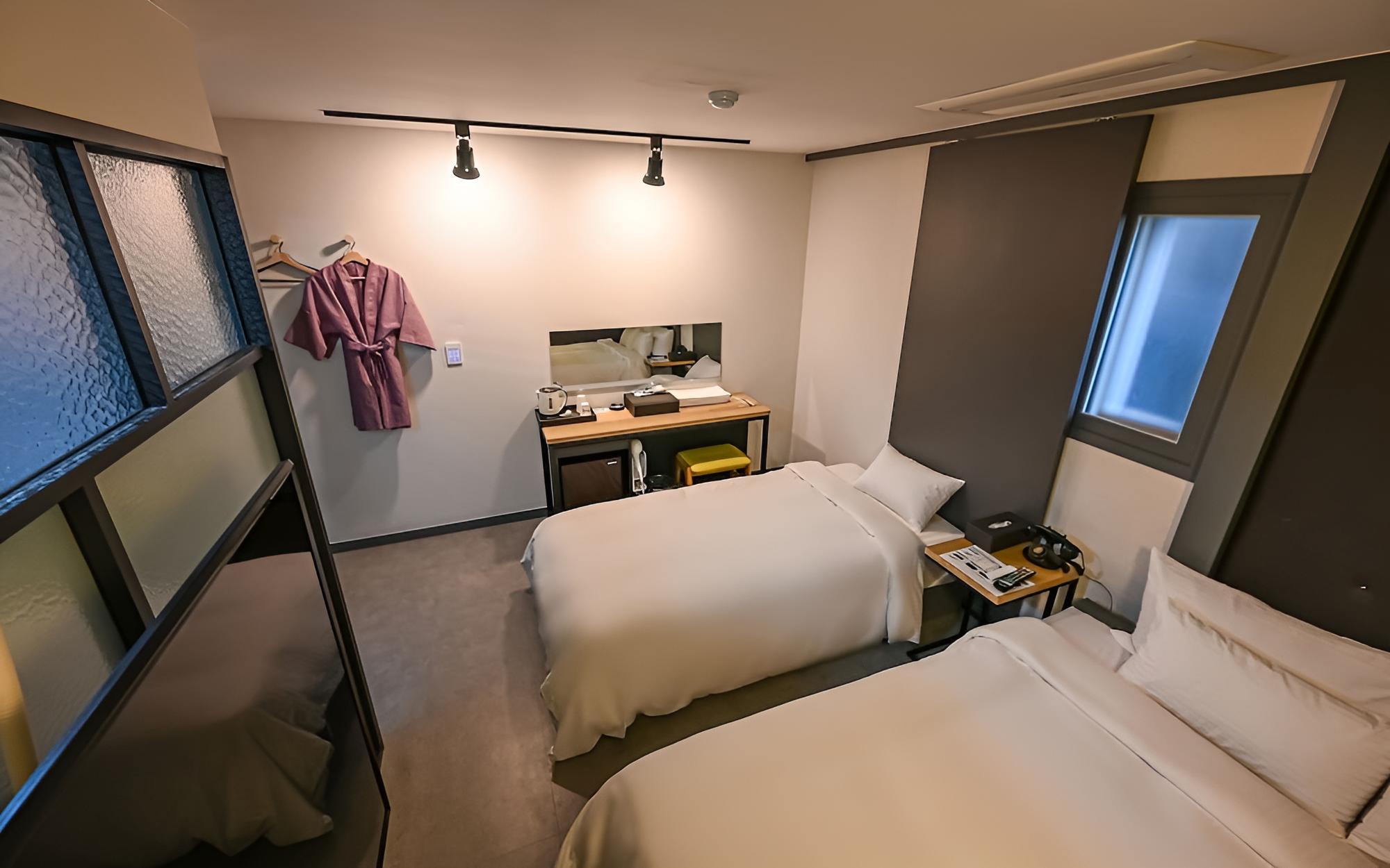Room (Premium Twin Bed)