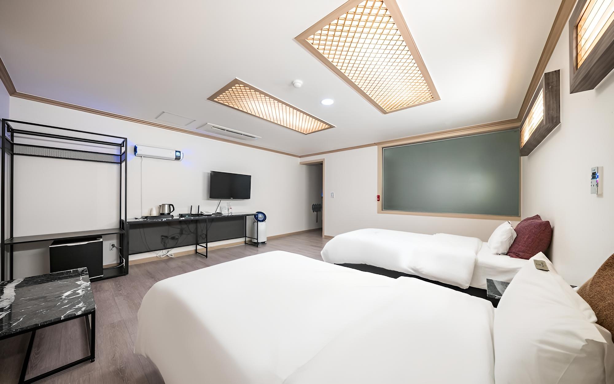 Room (Deluxe Twin-Air purifier (Single sing)