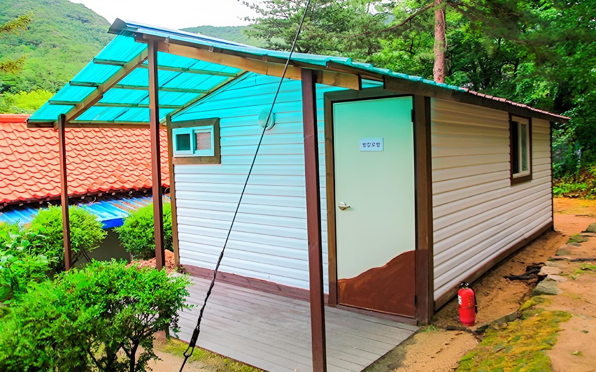 Room (Bungalow (Unshared House)) photo 2